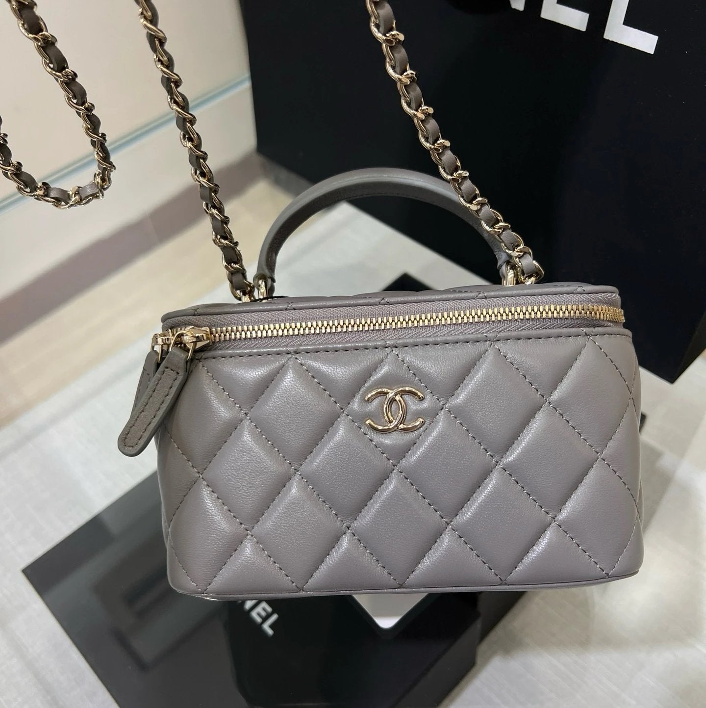 Chanel Women's Bag Top version 【Original Leather Upgraded Version】Home New24P New Color Box Bag Series Original Sheepskin Bag Lipstick Pack Cosmetic Bag Small Box Bag Box Bag Intrazone Mirror Bag Style New Women Bag Handle Box Bag Leisure Bag Shoulder Bag