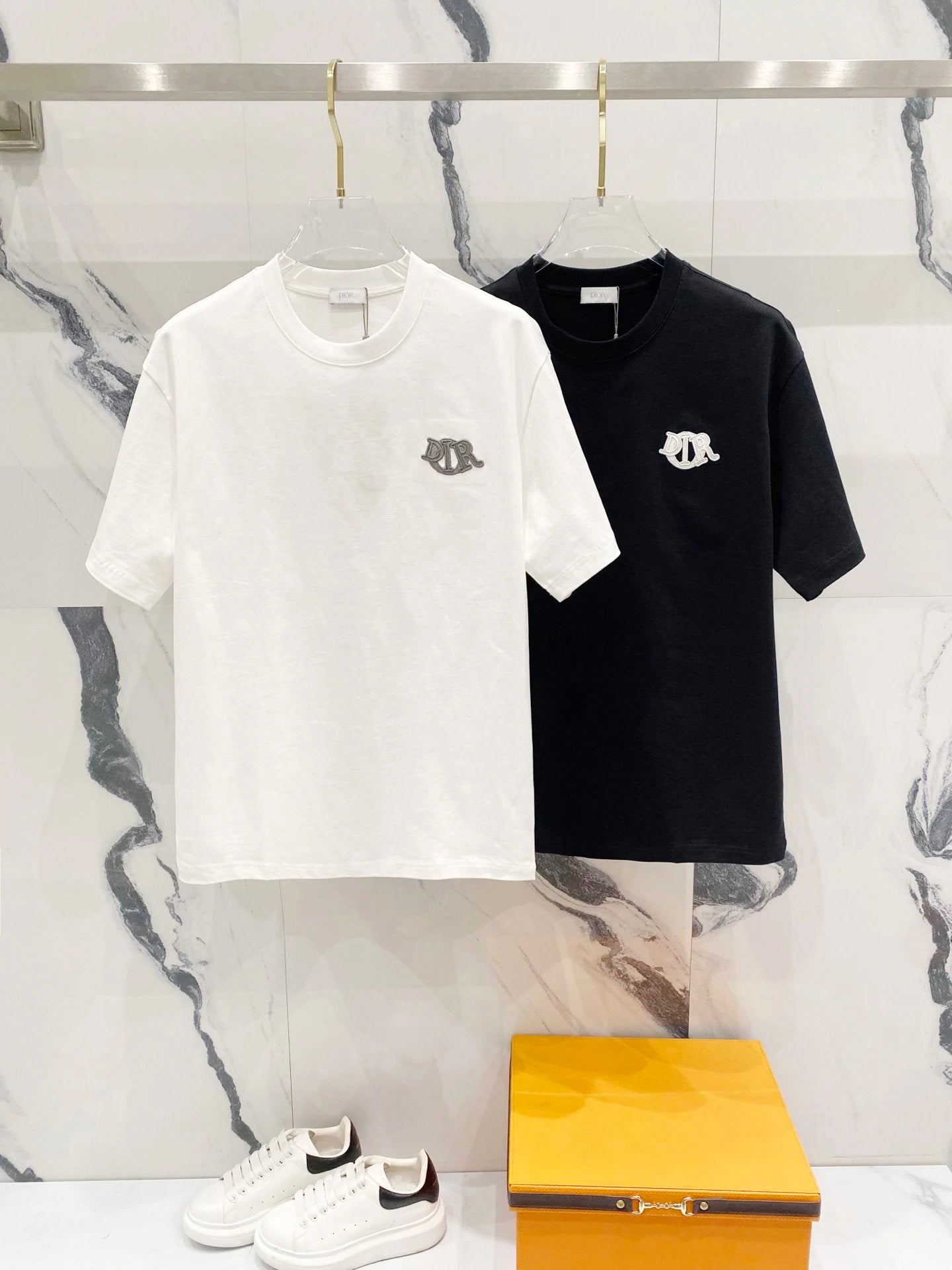 Dior T-shirt 3D Embroidered Letter on Chest logo round Neck Short Sleeve25ss New Pure Cotton Unisex Style T T-shirt OS Loose Fit Base Shirt Top Half Sleeve T-Shirt