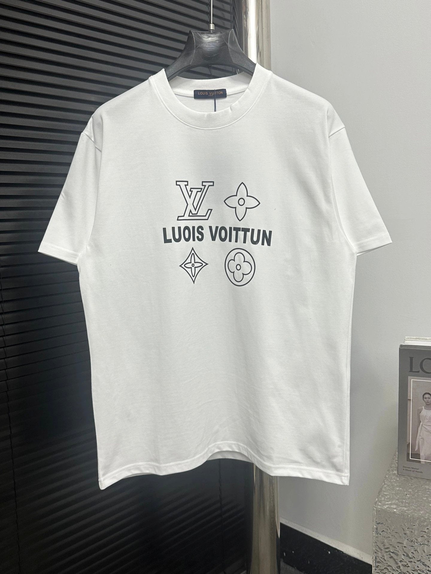 Louis Vuitton LV T-shirt Chest Letter Print logo round Neck Short Sleeve25ss New pure cotton T Unisex T-Shirt OS Drop Shoulder Loose Fit Base Shirt Top T-Shirt Short Sleeve