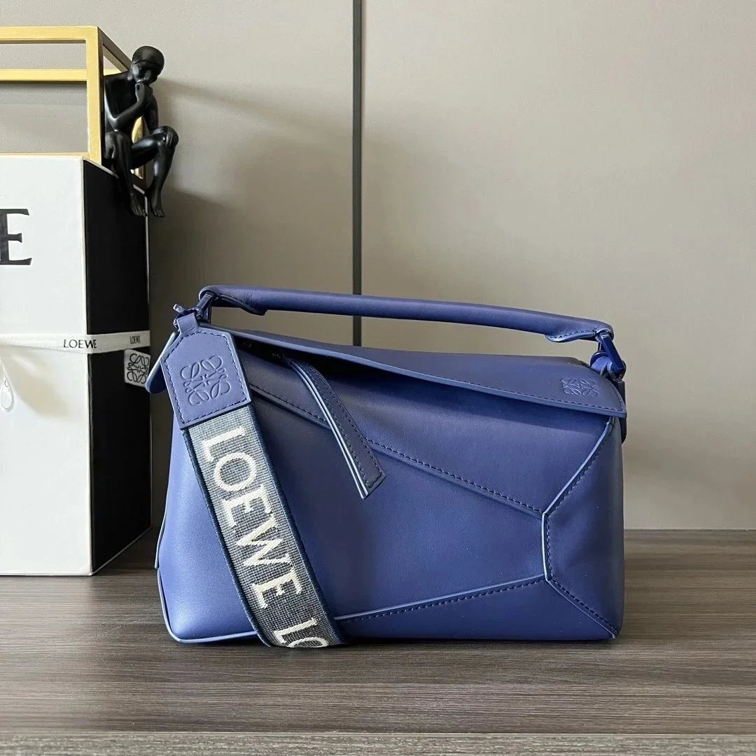 LOEWE Women's Bag Top version 【Original Leather】New Single Color Glaze Puzzle Geometric Bag Ceramic Hardware Wide Shoulder Strap Small Size24cm Luojia Men's and Women's Bags Shoulder Bag Messenger Bag Handbag Embroidery Letter Wide Shoulder Straps Geometr