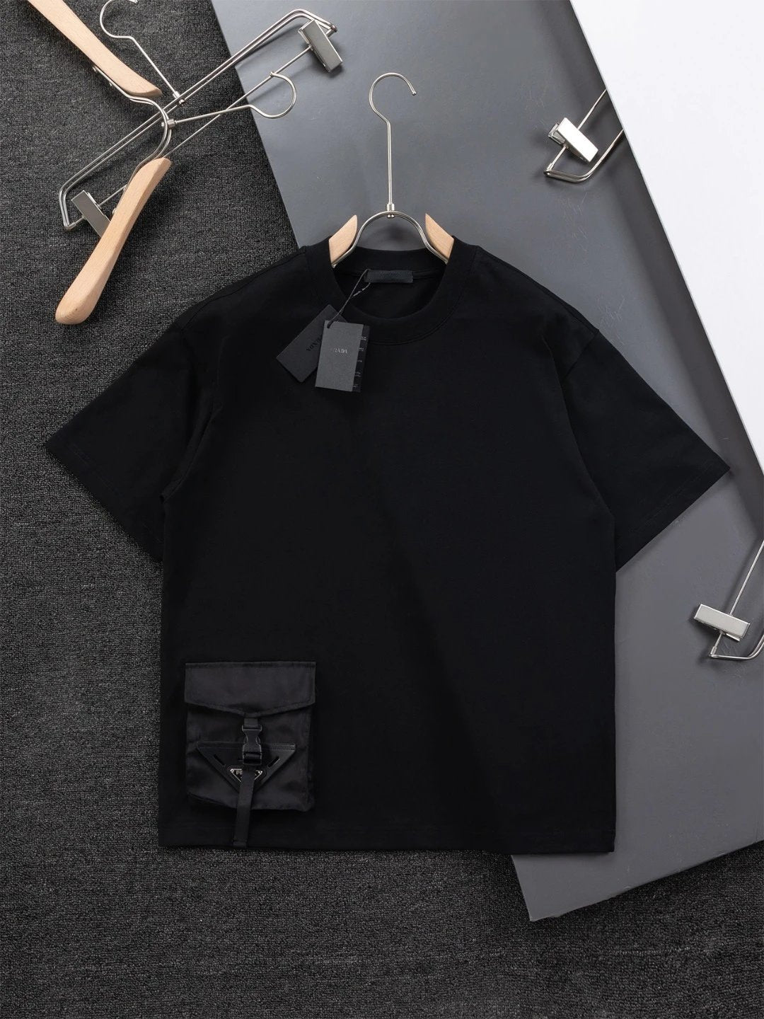 PRADA T-shirt Chest Triangle Sticker Leather Stitching Pocket Embroidery logo round Neck Short Sleeve25ss New pure cotton T Unisex T-Shirt OS Drop Shoulder Loose Fit Base Shirt Top T-Shirt Short Sleeve
