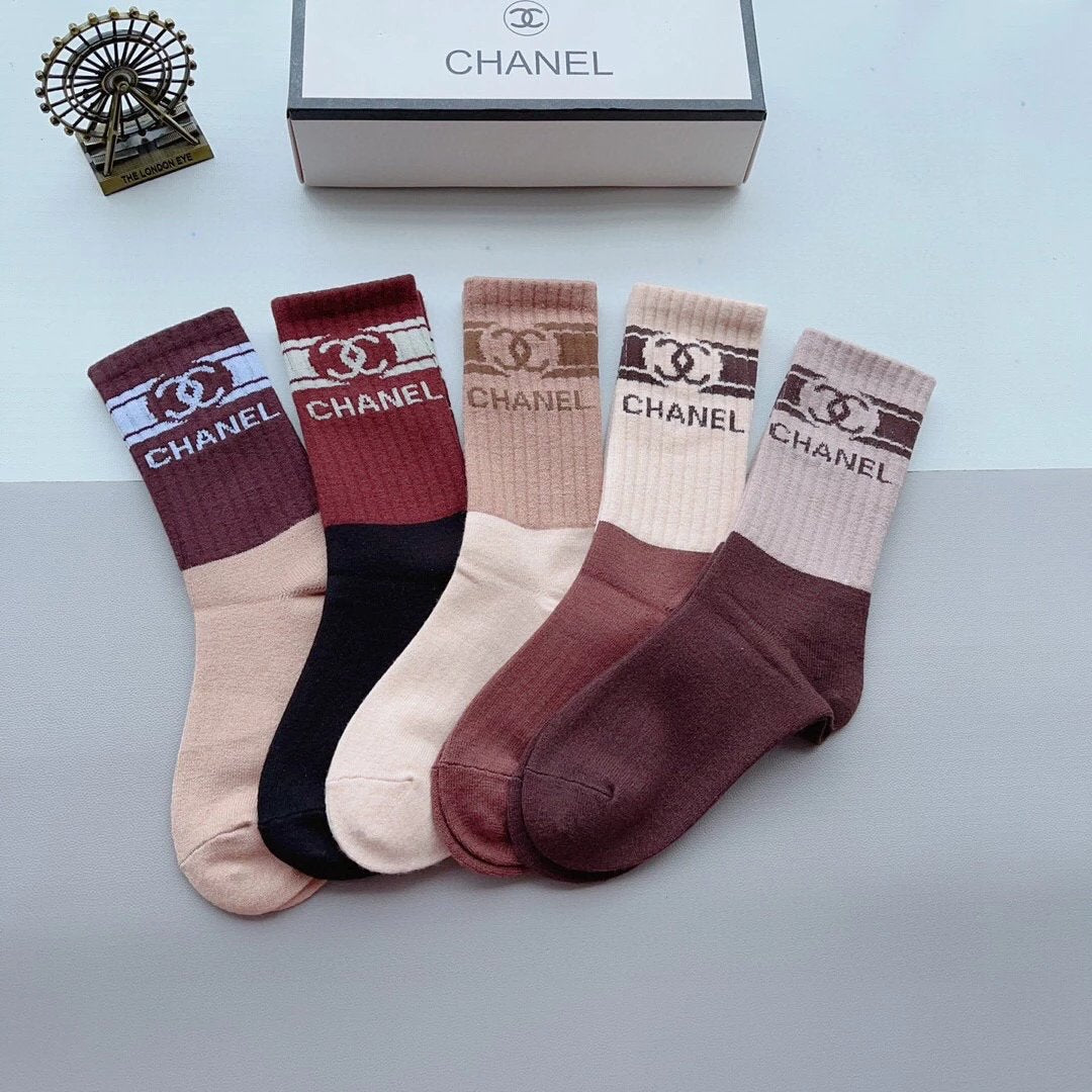 Chanel Sock Socks with Packaging（a Box5Double）
New High-End Wool Long Socks！Popular Letter Counter Synchronization Stockings