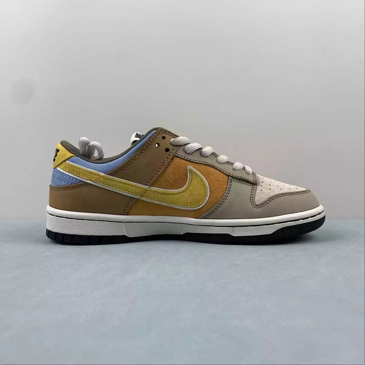 Nike Dunk Low shoes