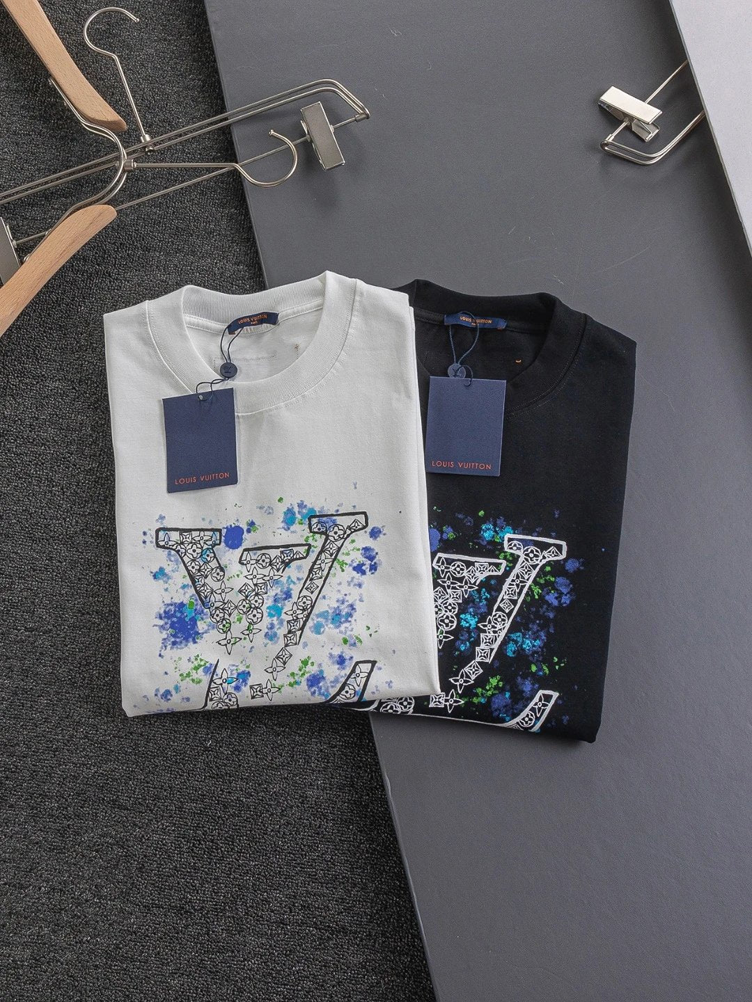 Louis Vuitton LV T-shirt Floral Letter Print on the Chest logo round Neck Short Sleeve25ss New Pure Cotton Unisex Style T Casual T-Shirt Base Layer Shirt OS Loose Fit Half Sleeve Top Plus Size