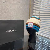 Chanel Hat Large Version Coarse Knitted Woolen Cap
The Style Is Big Enough and Won't Loose...
The Coarse Knitting Design Is Very Lazy
Color Matching Small Icon Is Very Delicate
The Color Matching Is Also Very Friendly and Suitable for Various Styles
Super