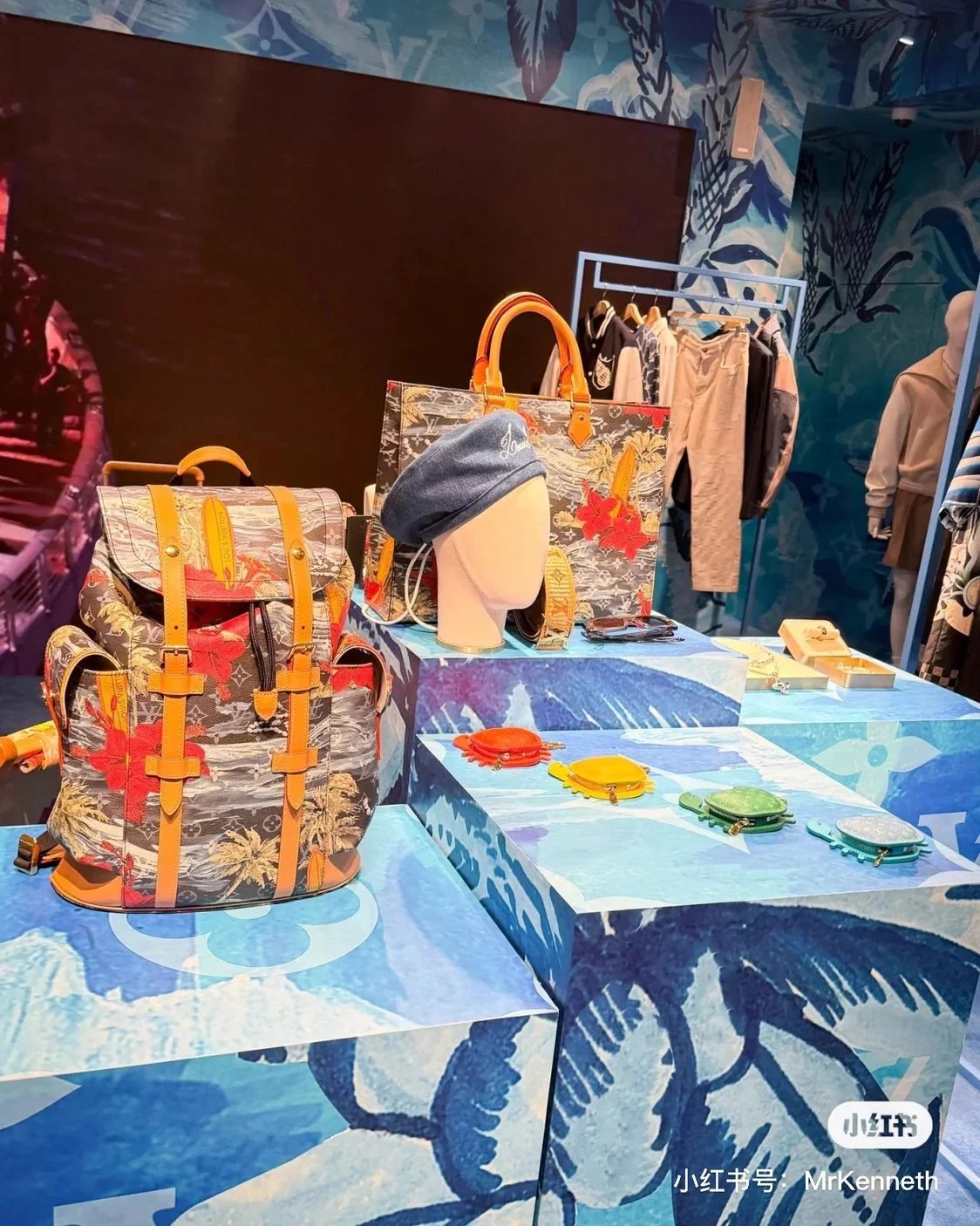 Louis Vuitton LV Backpack Top version 【Duobao Leather Original Quality】2024New Multifunctional Chistopher Small Size Backpack Summer Vacation Style Colorful Flowers Pattern Graffiti Backpack Travel Bag Graffiti Style New Men's Bag Women's Bag M24994