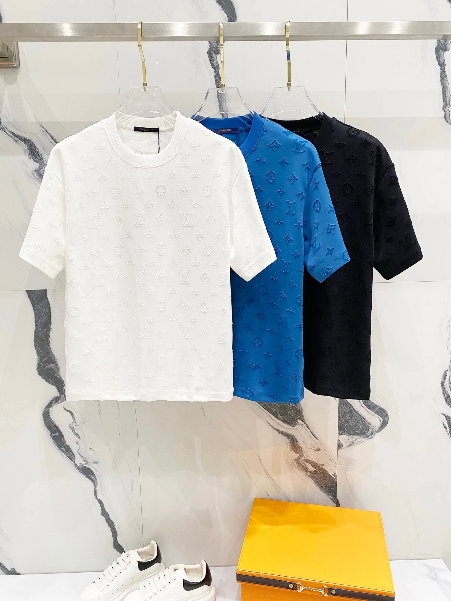 Louis Vuitton LV T-shirt Allover Cutout Embroidered Letters logo round Neck Short Sleeve25ss New pure cotton T Unisex T-Shirt OS Loose Fit Base Shirt Top Half Sleeve T-Shirt