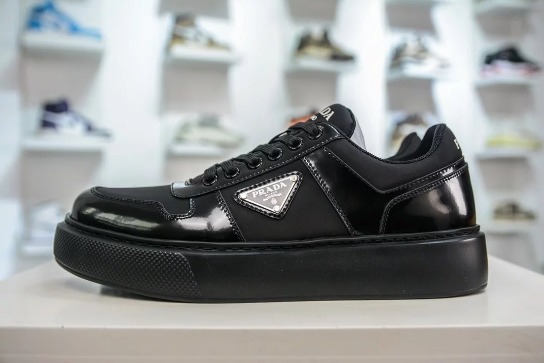 PRADA Shoes Leather Low-Top Lace-up Fashion Sneakers Same Style for Men and Women