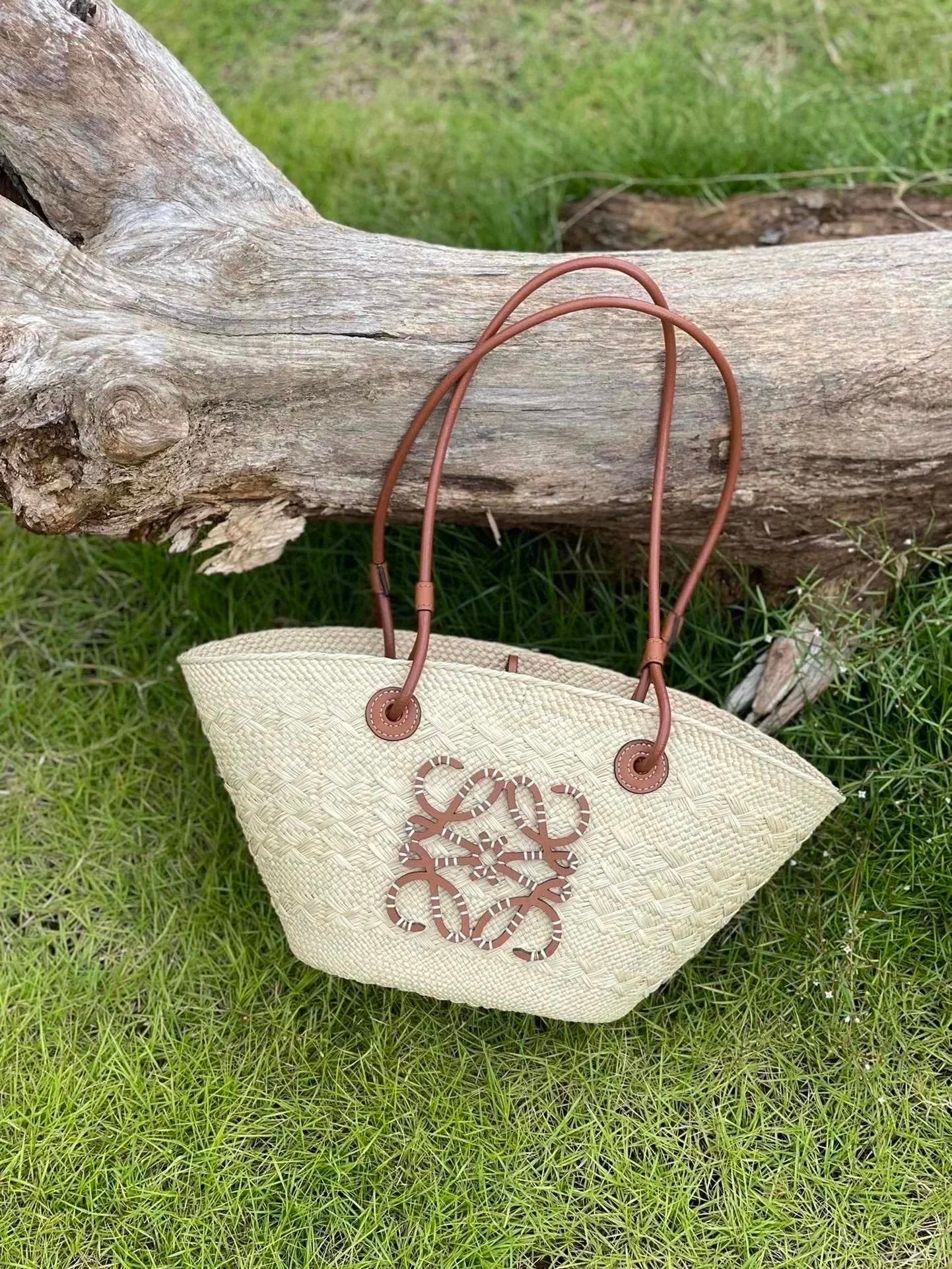 LOEWE Women's Bag Top version Customized Cabinet Quality loe Latest Straw“Dahu Luo”Paula‘sIbiza Series Basket Medium Imported Raffia Hand-Woven Vegetable Basket Bag Woven Bag Shopping Bag Shopping Bag Shopping Basket Bag Straw Bag