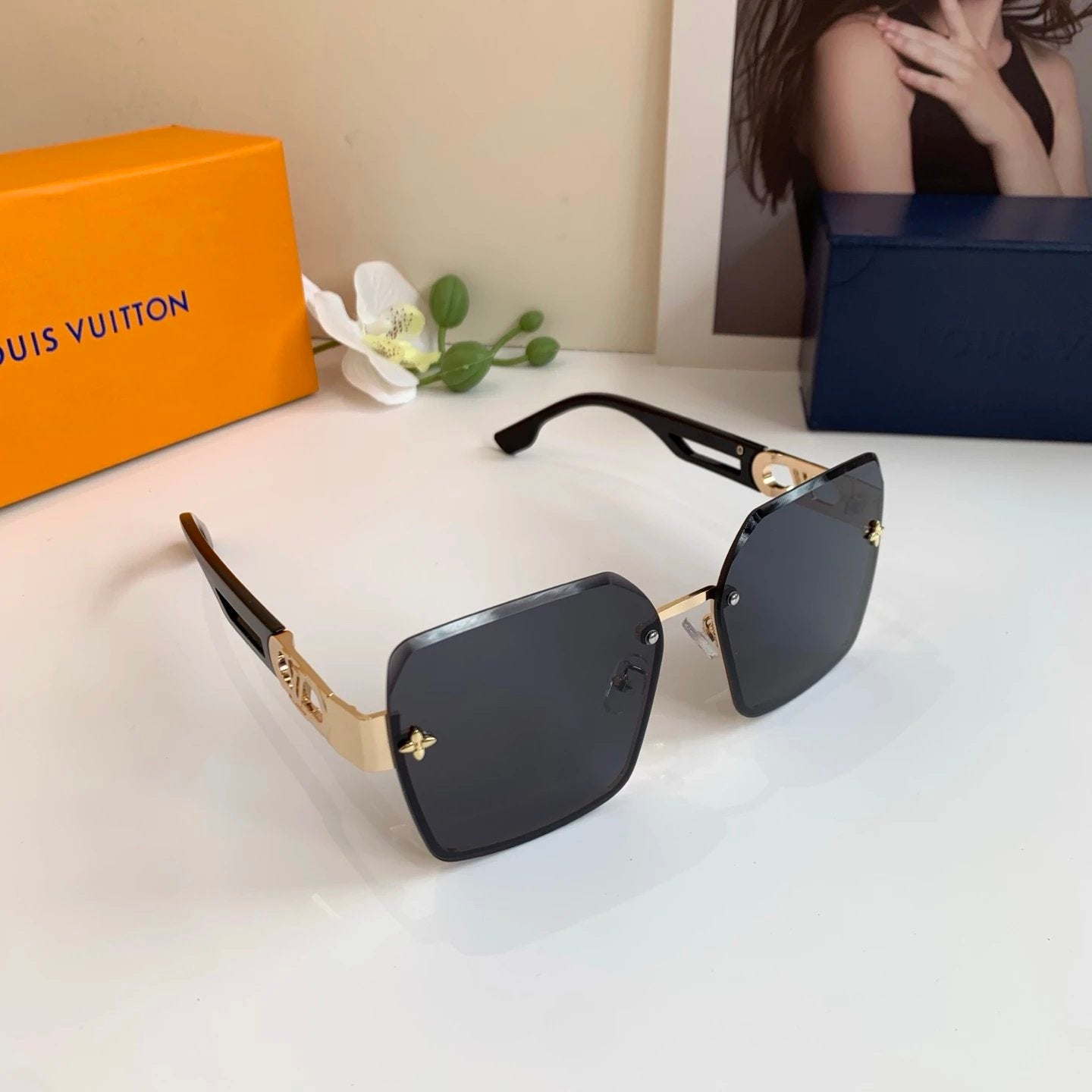 Louis Vuitton LV Sunglasses Metal Frame Sunglasses Slimming Non-Prescription Unisex Couple Style UV Protection Driving Beach Fishing25ss New Sports Casual Versatile