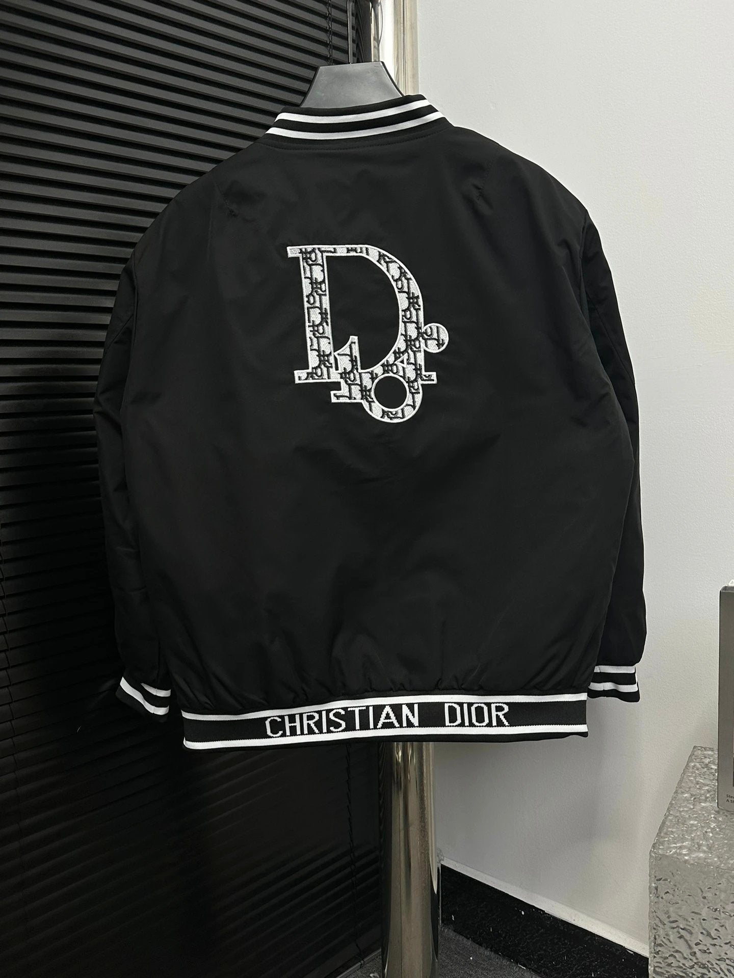 Dior Jackets Classic Letters Seiko Embroidery Cotton-Padded Bomber Jacket Cotton Clothing Cotton Coat Men's and Women's Same Coat Jacket Jacket Casual Loose All-Match Winter Warm Sports