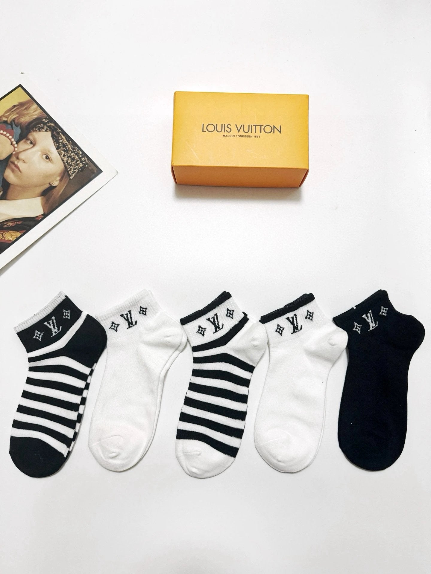 Louis Vuitton LV Sock 【a Box5Double】Classic Letters logo Breathable and stylish pure cotton25ss New Short Cotton Socks Spring Summer Autumn Thin Business Deodorant Sweat-Absorbing Sports Casual Versatile