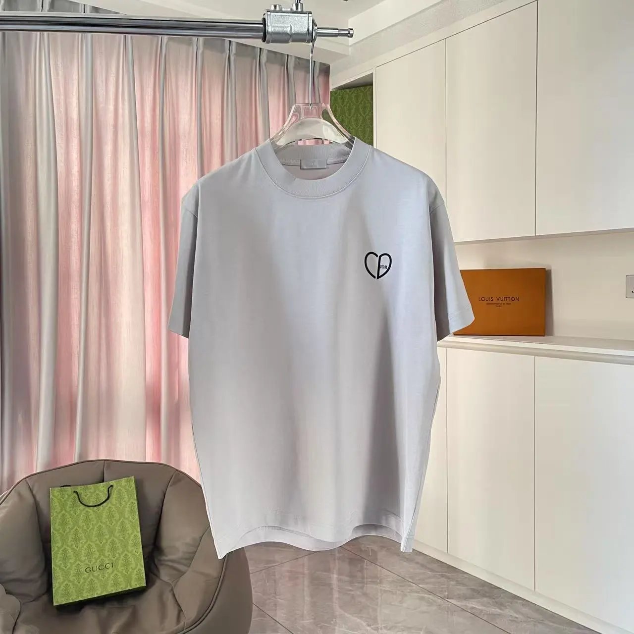 Dior T-shirt Heart Letter Print on the Chest logo round Neck Short Sleeve25ss New Pure Cotton Unisex Style T T-shirt OS Loose Fit Base Shirt Top Half Sleeve T-Shirt