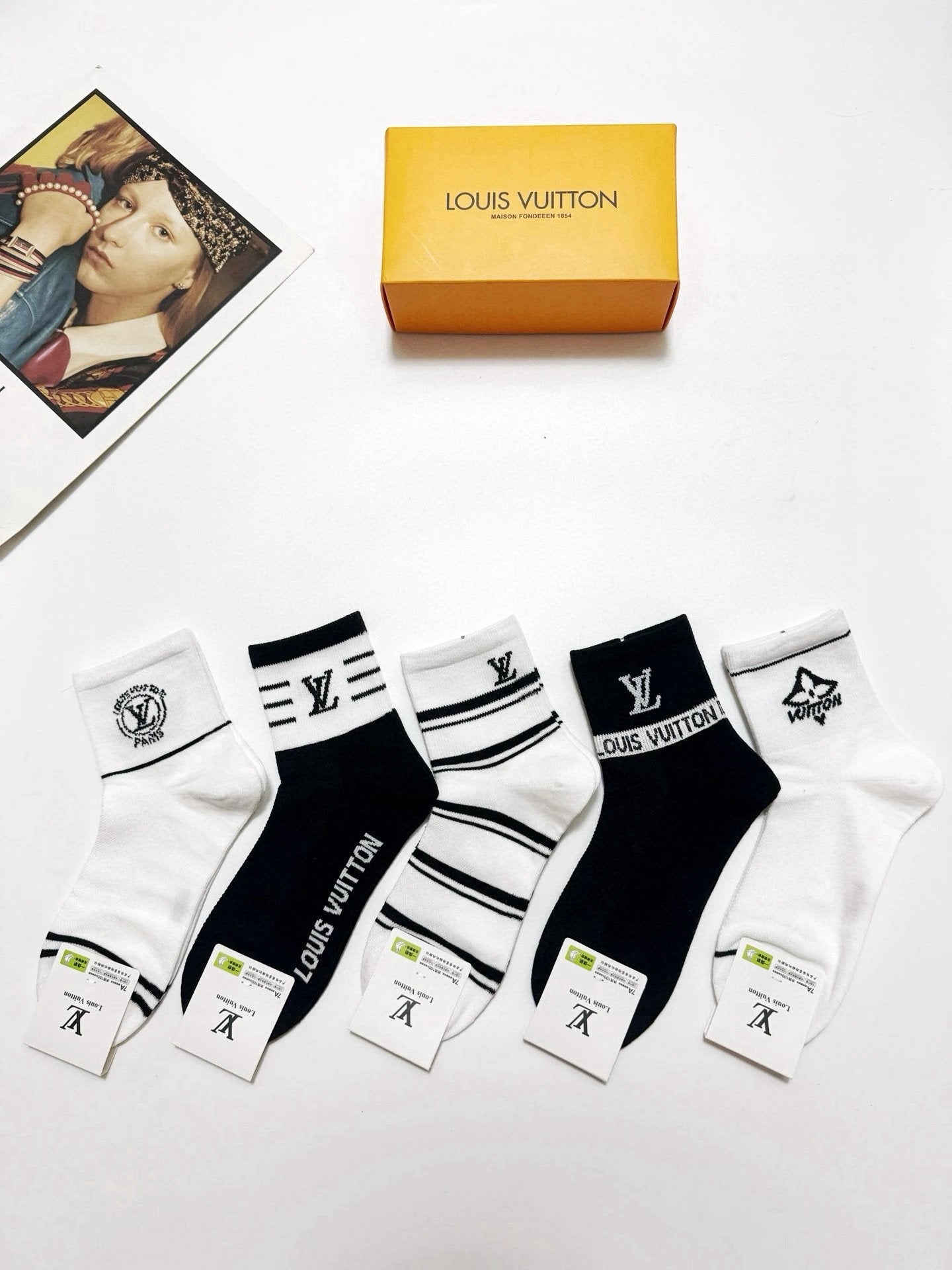 Louis Vuitton LV Sock 【a Box5Double】Classic Letters logo Breathable and stylish pure cotton25ss New Short Tube Cotton Socks Spring Summer Autumn Sports Casual Versatile Business Thin Deodorant Sweat-Absorbing