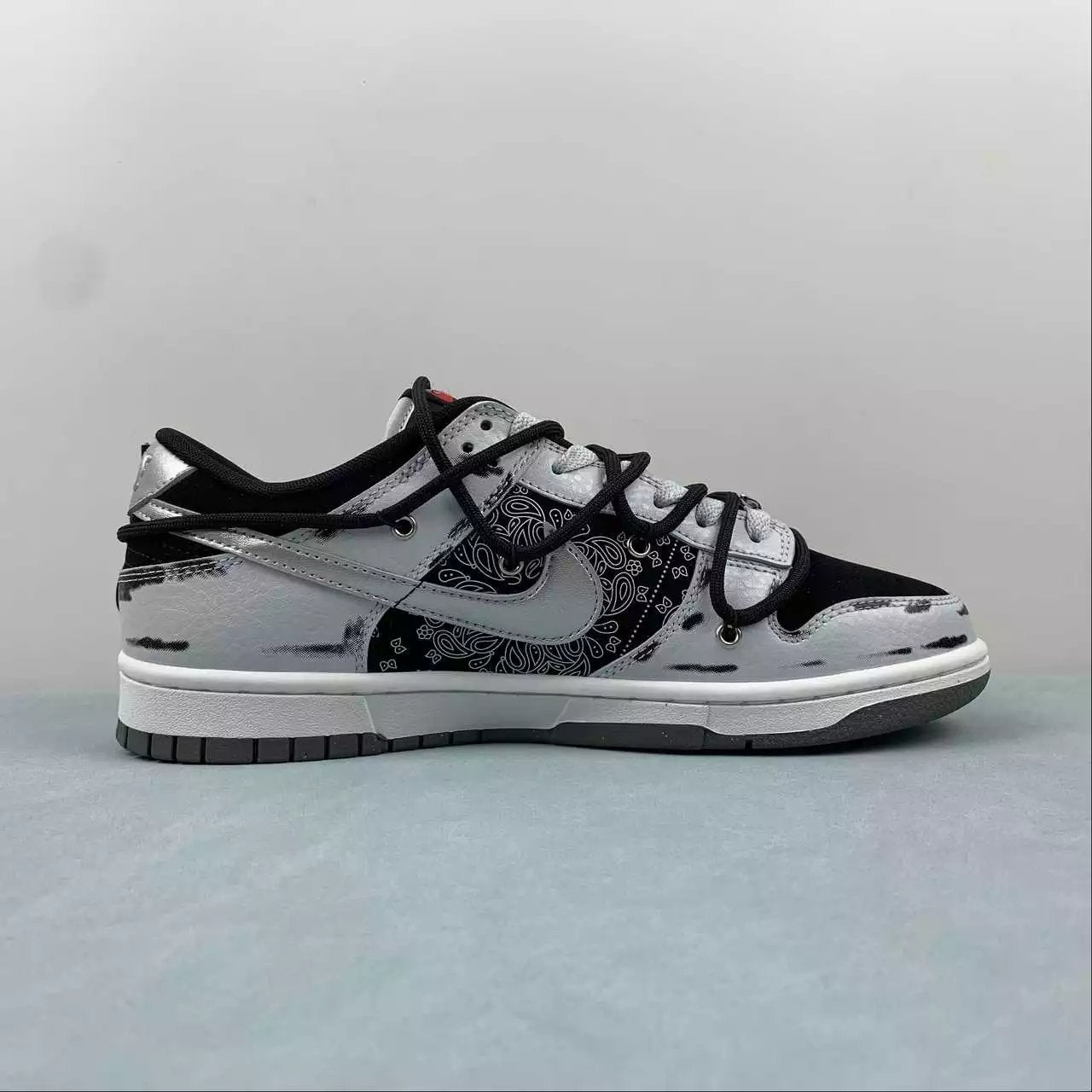 Nike Dunk Low shoes