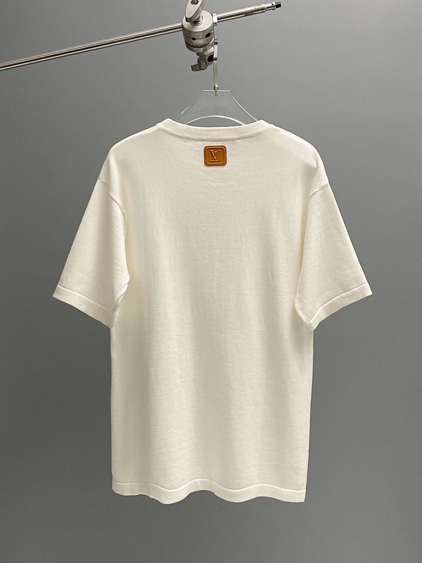 Louis Vuitton LV T-shirt Embossed Leather Patch Knitted Sweater Crew Neck Short Sleeve25ss New Unisex Style T Casual T-Shirt Base Layer Shirt OS Loose Fit Half Sleeve Top Plus Size