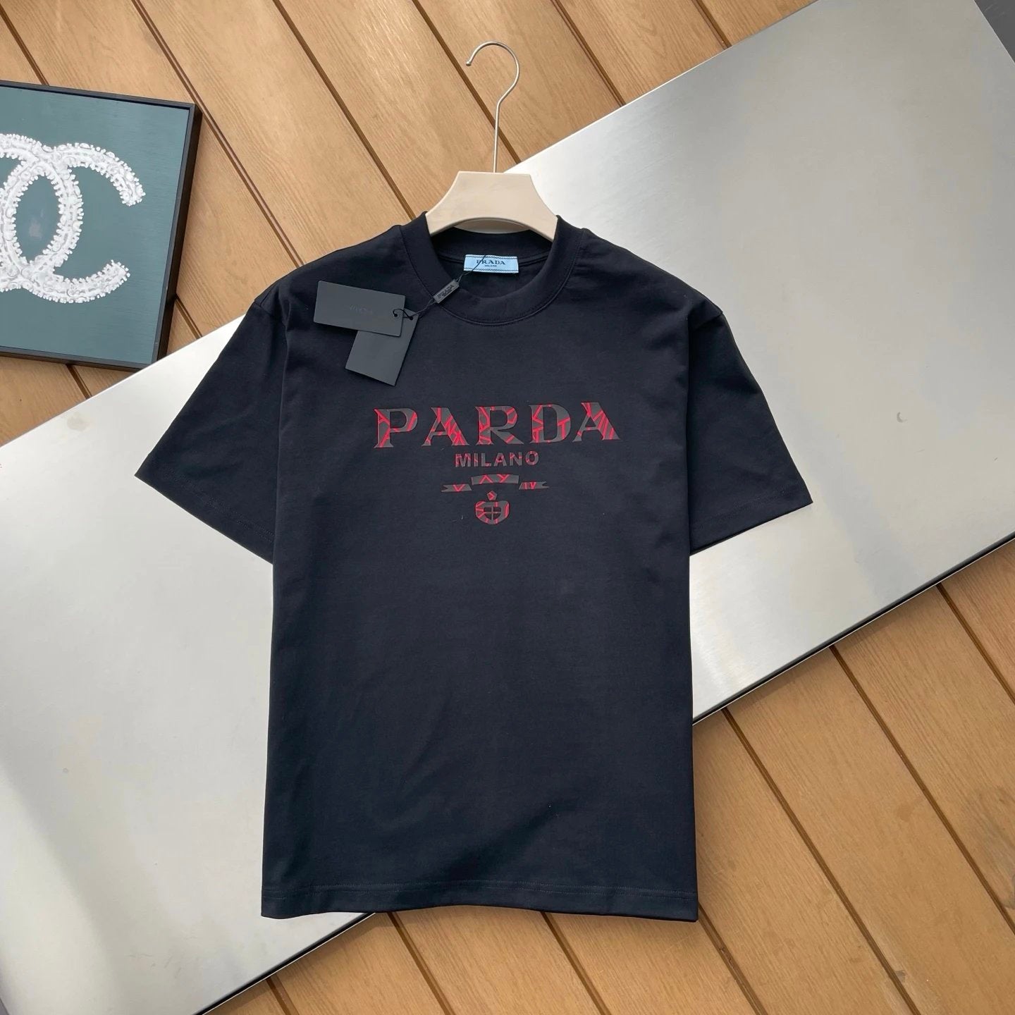 PRADA T-shirt Embossed Lettering on the Chest logo round Neck Short Sleeve25ss New Pure Cotton Unisex Style T Casual T-Shirt Base Layer Shirt OS Loose Fit Half Sleeve Top Plus Size