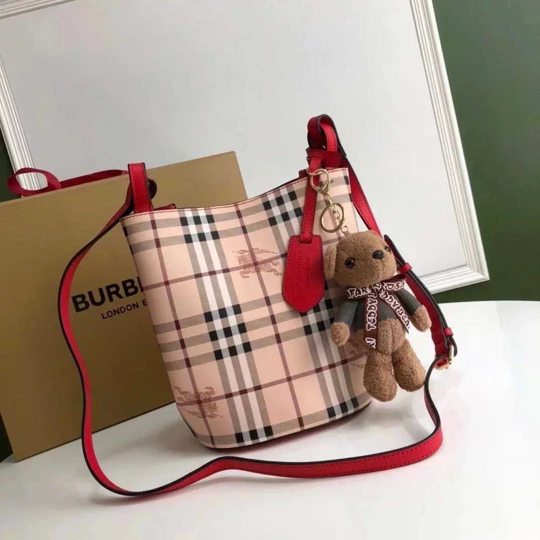 Burberry Women's Bag Top version 【High-End Customization】Plaid Bucket Bag Crossbody Bag Shoulder Bag Original War Horse Plaid Inner Italian Palm Pattern Cowhide Three Colors