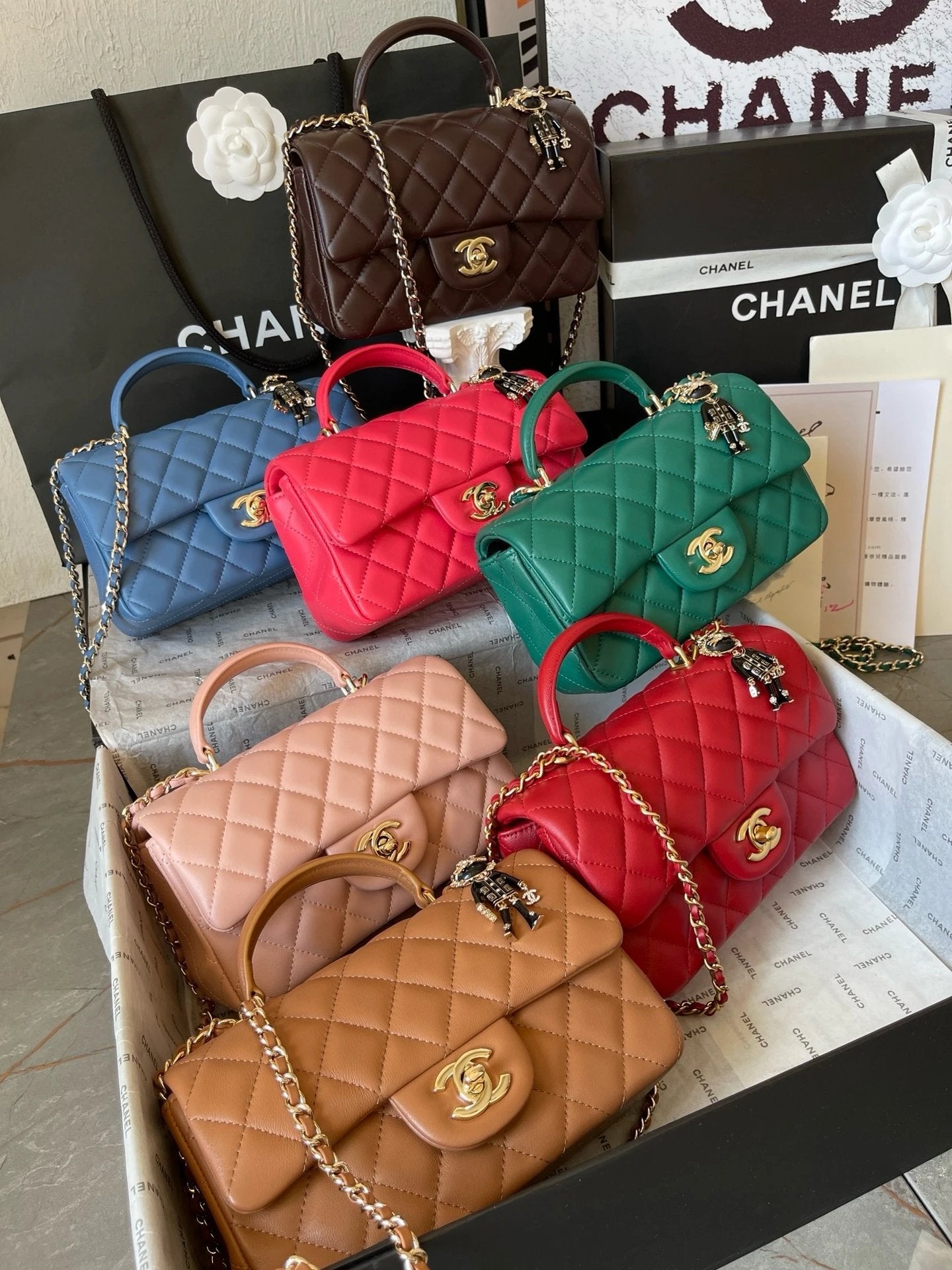 Chanel Women's Bag Top version 【Original Leather with the Highest Quality Version】Small24K Patent Leather Handle Box Bag Cosmetic Bag AS2431Handle CF Bag Doll24KCFminihandle Handle Bag Sheepskin Women's Bag24P Woolen Sequins Flap Bag Mobile Phone Bag Port