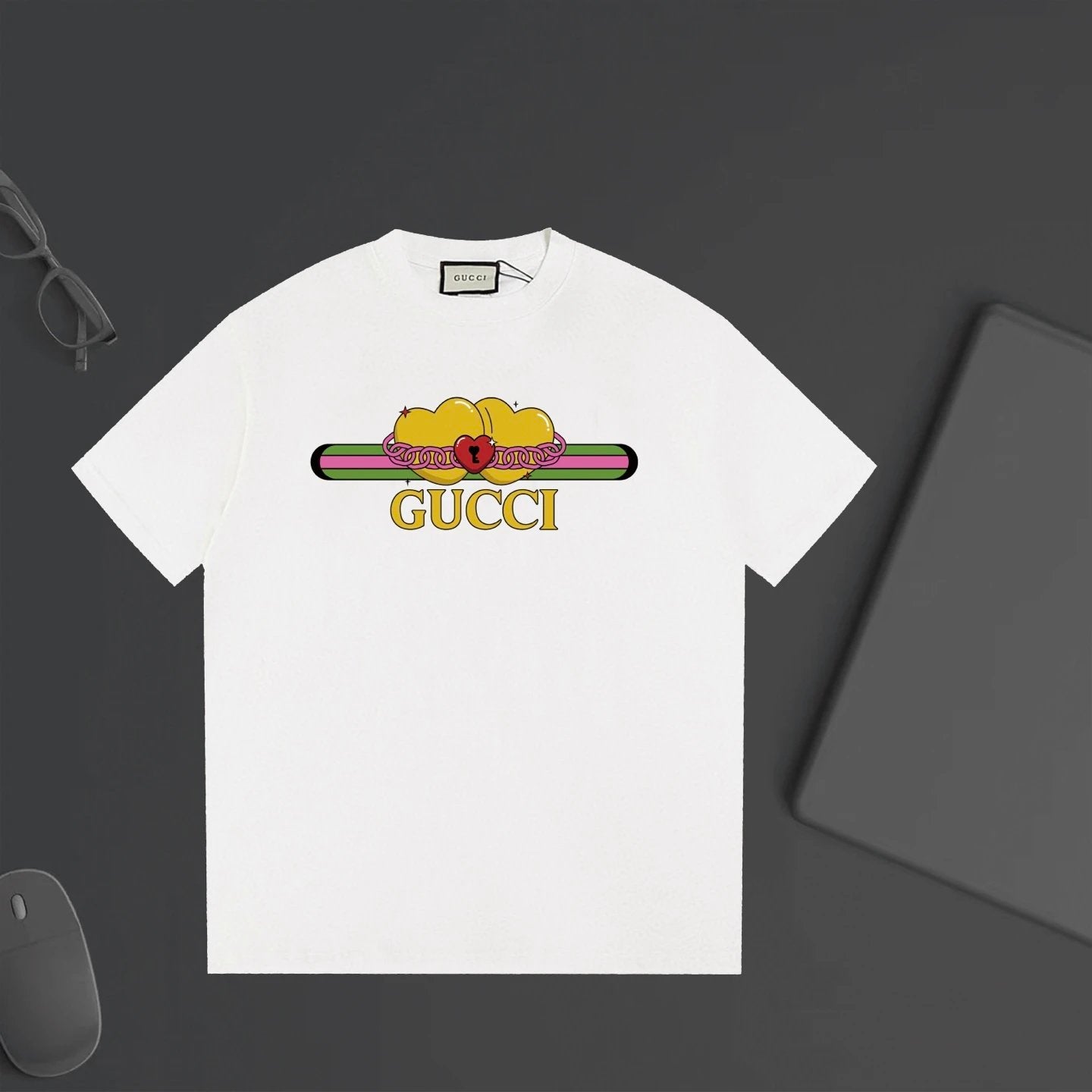 Gucci T-shirt Heart-shaped Letter Print on the Chest logo round Neck Short Sleeve25ss New Pure Cotton Unisex Style T T-shirt OS Loose Fit Base Shirt Half Sleeve T-Shirt Top Half Sleeve