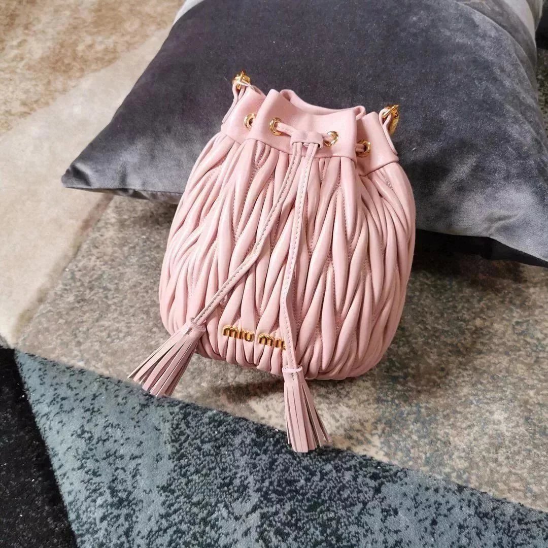 Miu Miu Bag Top version 【Original Leather】Bucket Bag Drawstring Bag Pleated Bucket Bag Shoulder Bag Crossbody Bag Backpack Women's Bag Crossbody Women's Bag