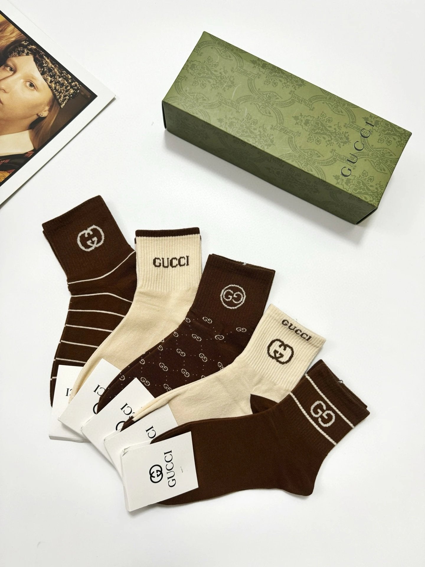 Gucci Sock 【a Box5Double】Classic Letters logo Breathable and Stylish Pure Cotton Mid-Calf Socks25ss New Cotton Socks Spring Summer Autumn Thin Business Sports Casual Versatile Deodorant Sweat-Absorbing