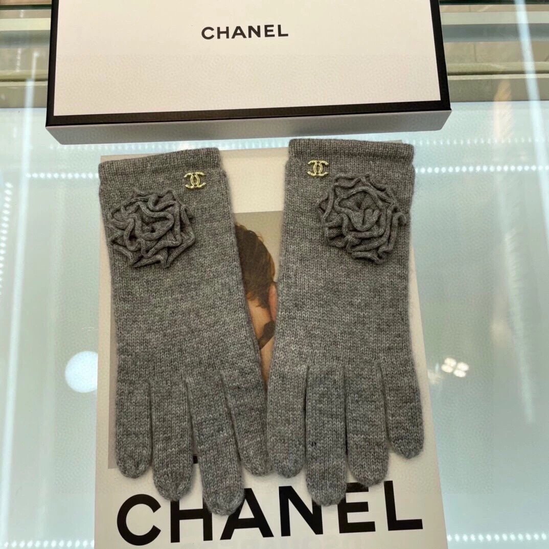 Chanel Gloves New Cashmere Knitted Gloves100%Cashmere Is Warm When Getting Started❤️This Model Is Made of Natural High Quality Cashmere, Soft, Warm and Comfortable7GG Double Yarn Handmade Flat Knit Plain Weaving Knitting Handmade Seamless Stitching Finger