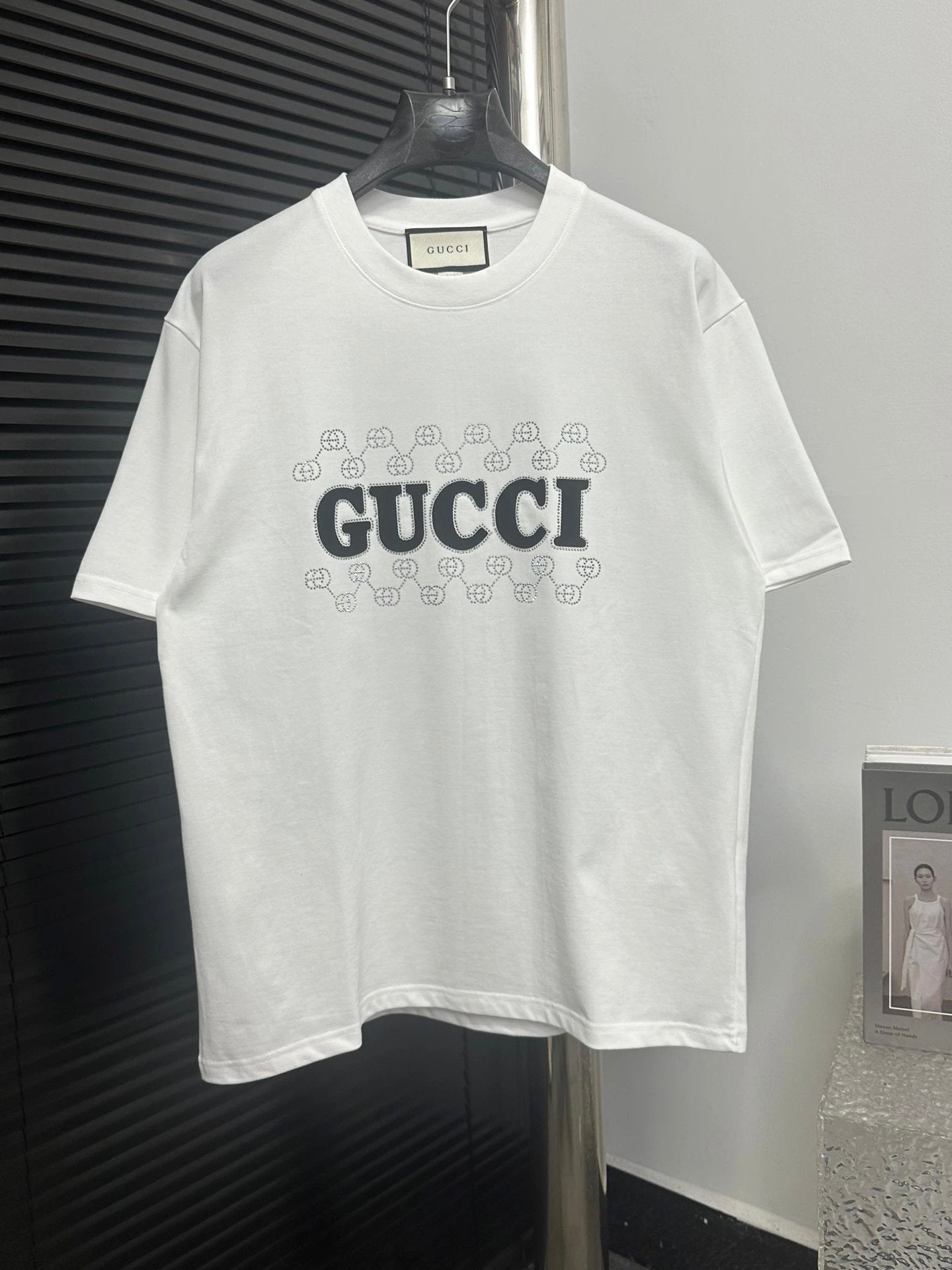 Gucci T-shirt Chest Brand Patch logo round Neck Short Sleeve25ss New pure cotton T Unisex T-Shirt OS Loose Fit Base Shirt Top Half Sleeve T-Shirt