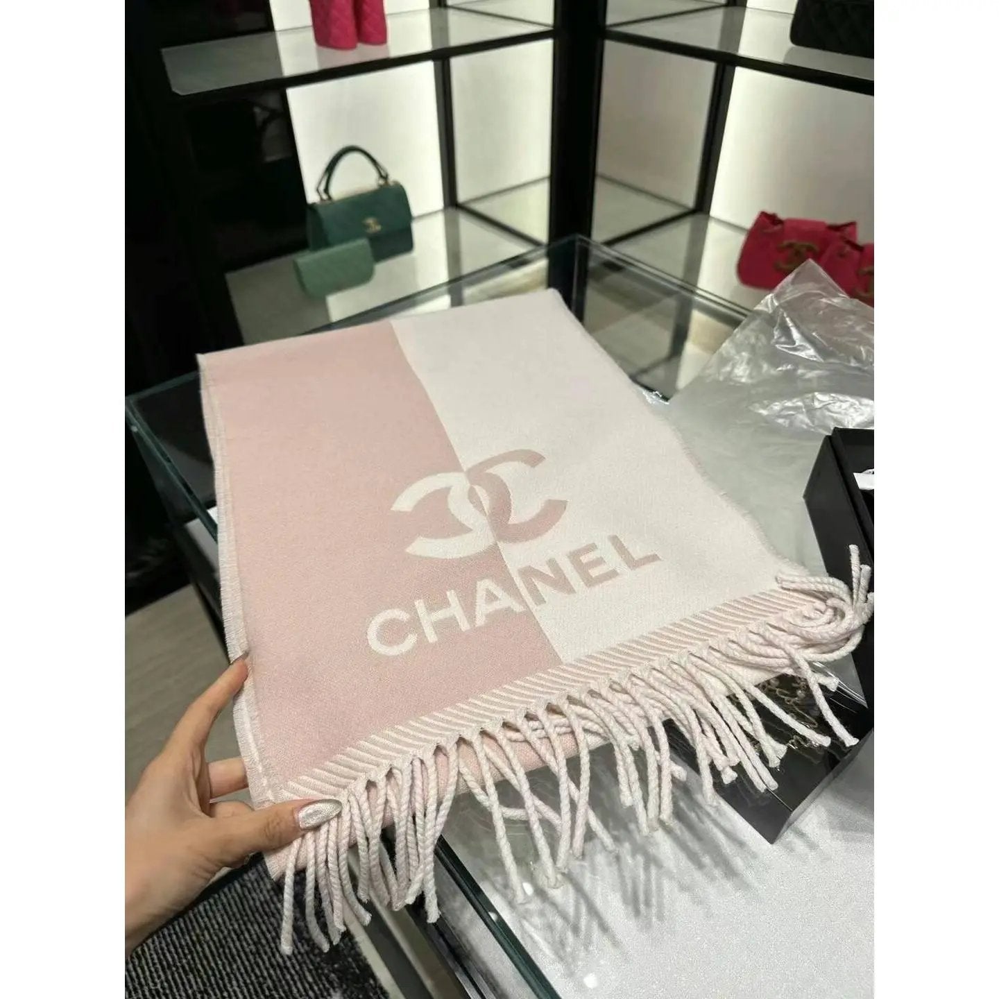 Gucci Scarf New Classic Black and White Color Matching Letters Printed Pairs c Wool Scarf Shawl