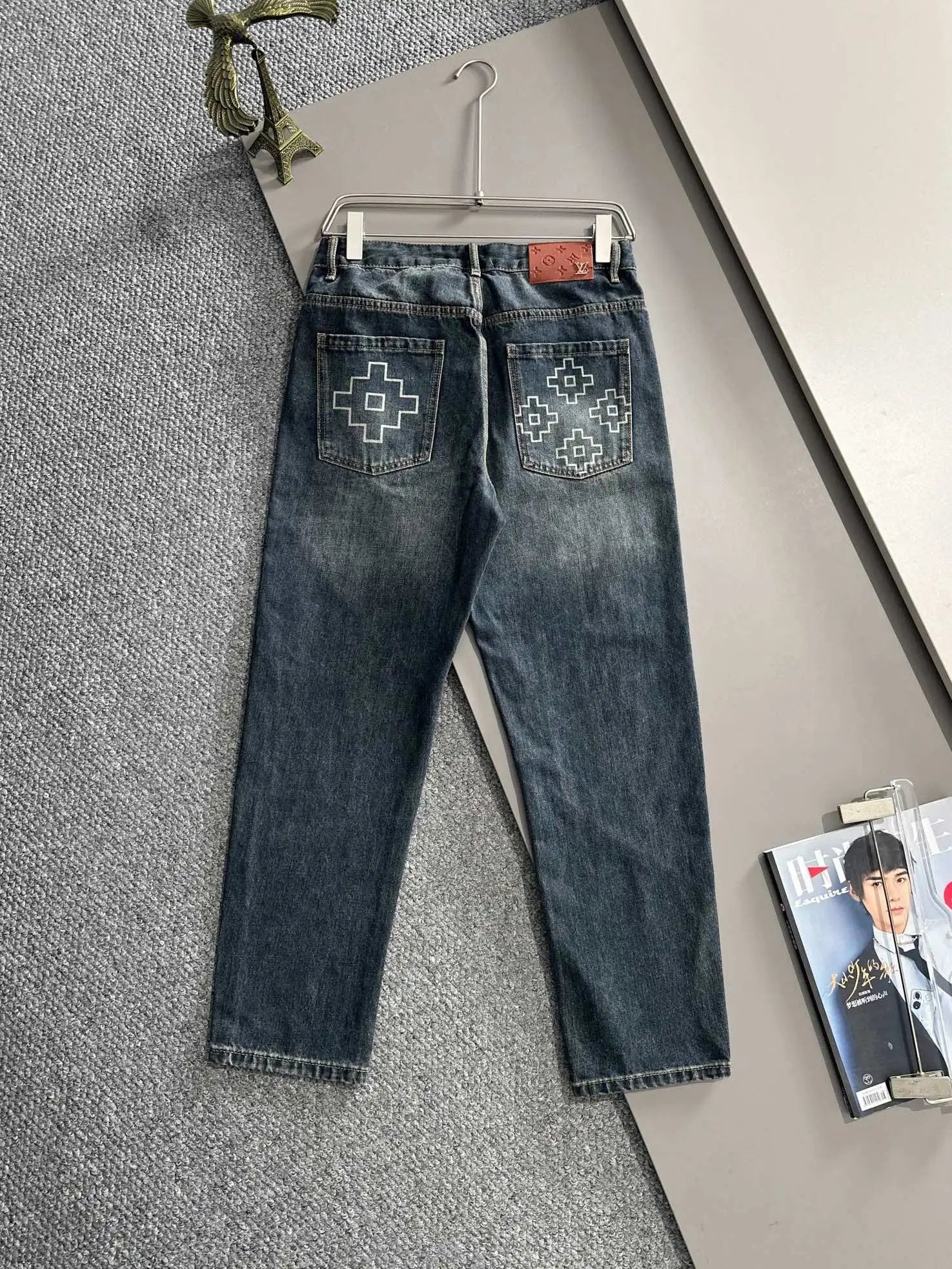 Louis Vuitton LV Jeans Back Waist Leather Tag logo Straight Washed Blue Jeans Autumn Winter New Unisex Long Pants Loose Casual High Waist
