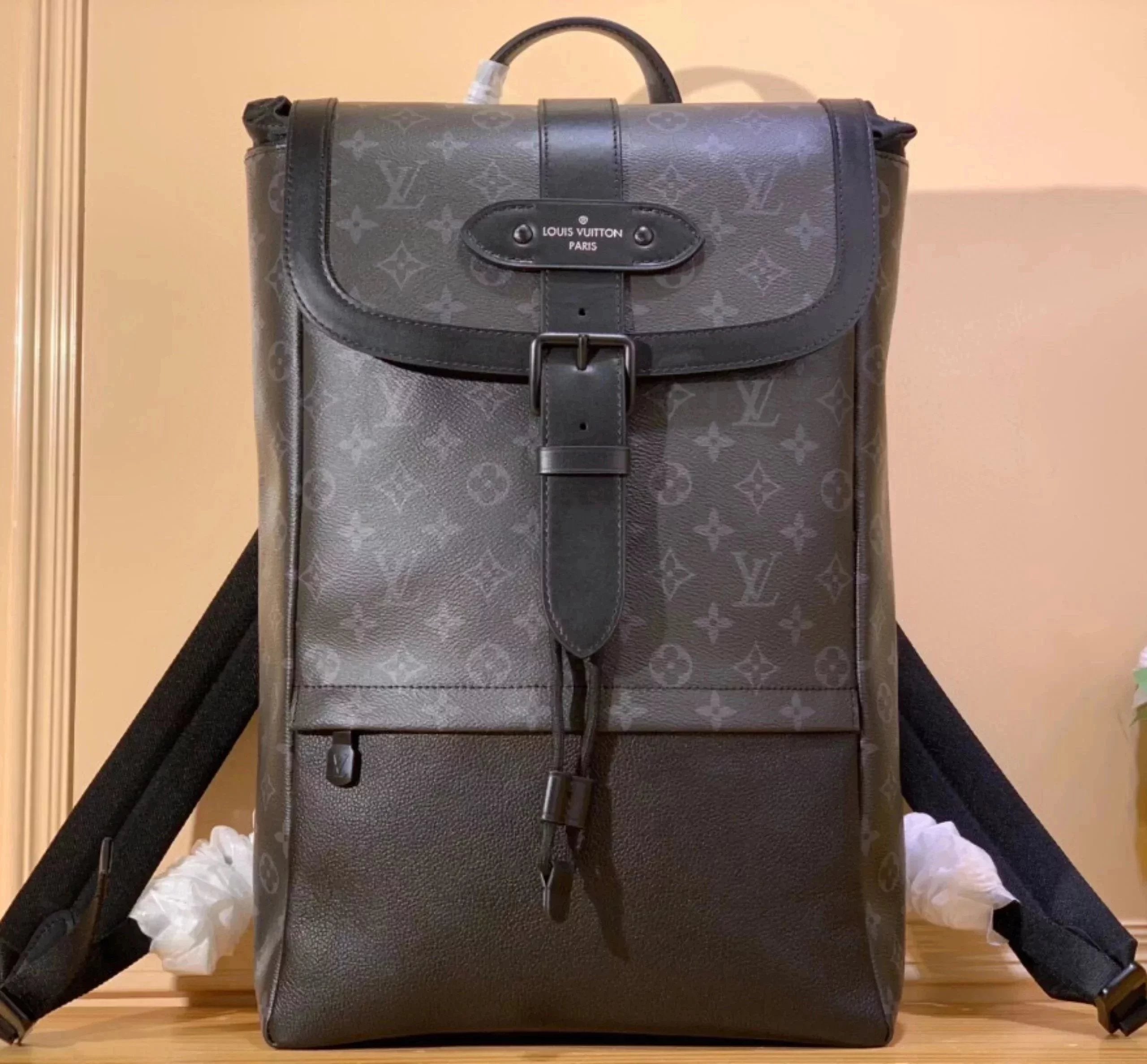 Louis Vuitton LV Backpack Top version M459132022New Men's Black Flower SAUMUR Backpack Men's Backpack Schoolbag Computer Bag Men's Hiking Backpack Luggage Bag Travel Bag Sports Bag