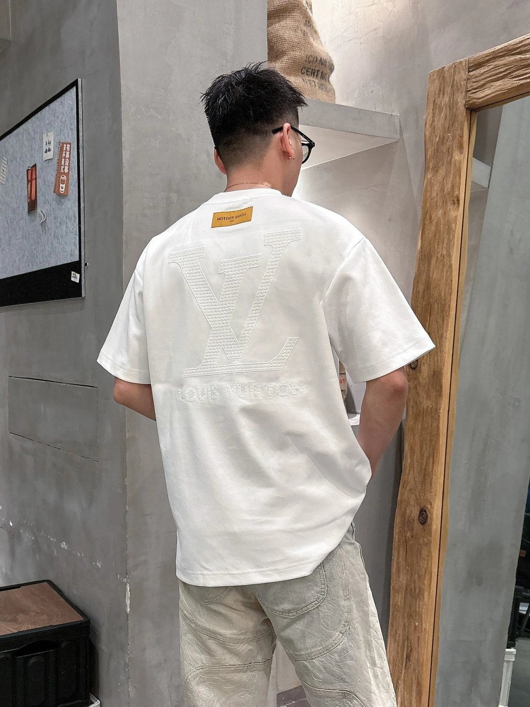 Louis Vuitton LV T-shirt Back Cross Stitch Embroidery logo round Neck Short Sleeve25ss New Pure Cotton Unisex Style T T-shirt OS Loose Fit Base Shirt Top Half Sleeve T-Shirt