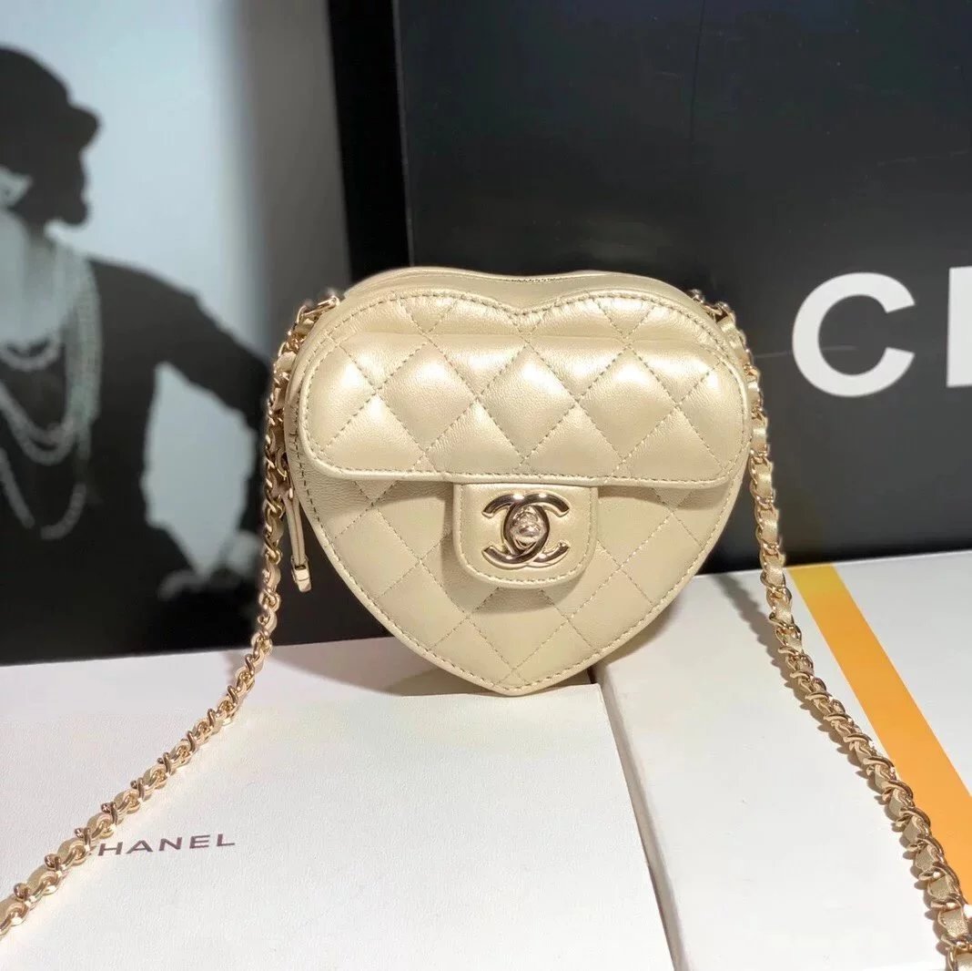 Chanel Women's Bag Top version 【**Original Order】2022Early Spring Series Women's Heart Bag Large Heart Bag Black White Messenger Bag Chain Bag Shoulder Bag Stylish Bag Women's Bag Home Heart Bag Heart Bag