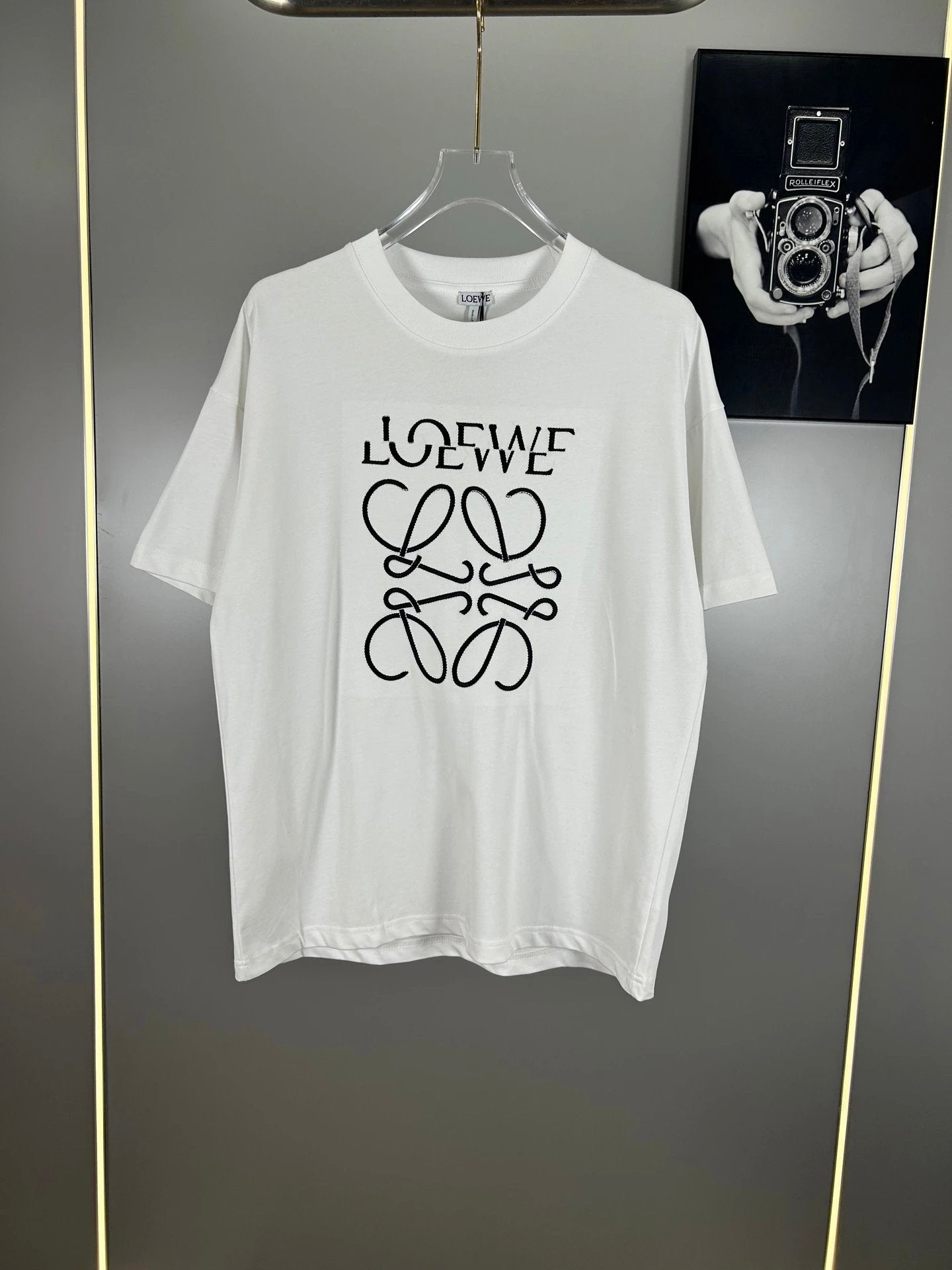 LOEWE T-shirt Exquisite Letter Embroidery on the Chest logo round Neck Short Sleeve25ss New pure cotton T Unisex T-Shirt OS Drop Shoulder Loose Fit Base Shirt Top T-Shirt Short Sleeve