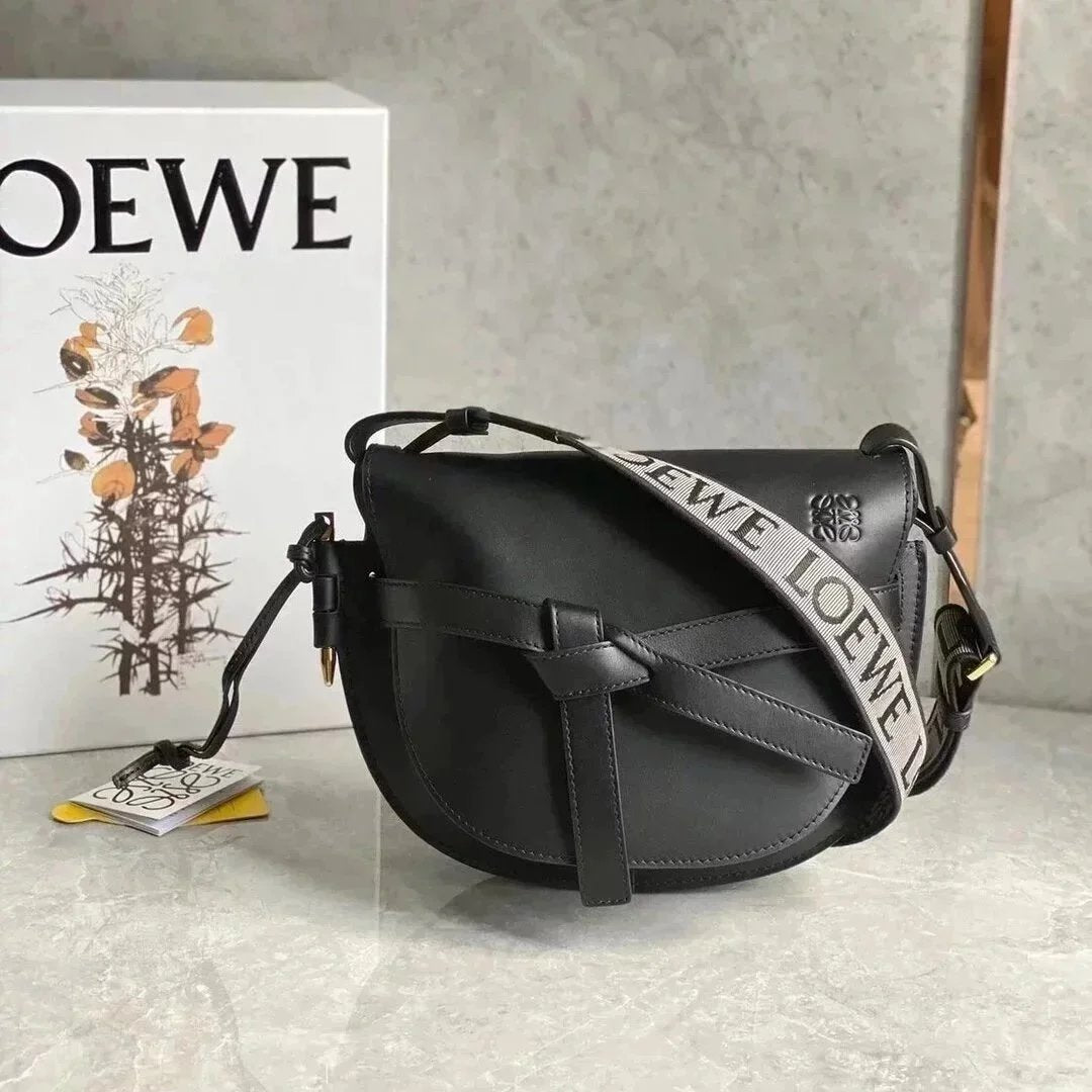 LOEWE Women's Bag Top version 【Counter Version Original Leather】Send a Full Set of Packaging Loew New Mini Letter Wide Shoulder Strap Saddle Bag GateDual Saddle Bag Women's Bag Retro Horseshoe Bag