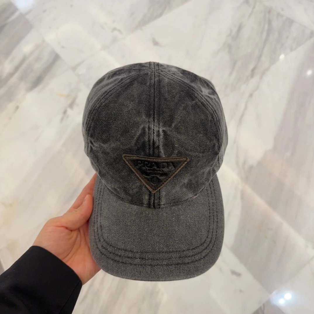 PRADA Hat Triangle mark logo Baseball Cap Sunshade Sun Protection Duckbill Cap Slimming Face Curved Brim Versatile Large Head Circumference Sports Hat Unisex Couple Style