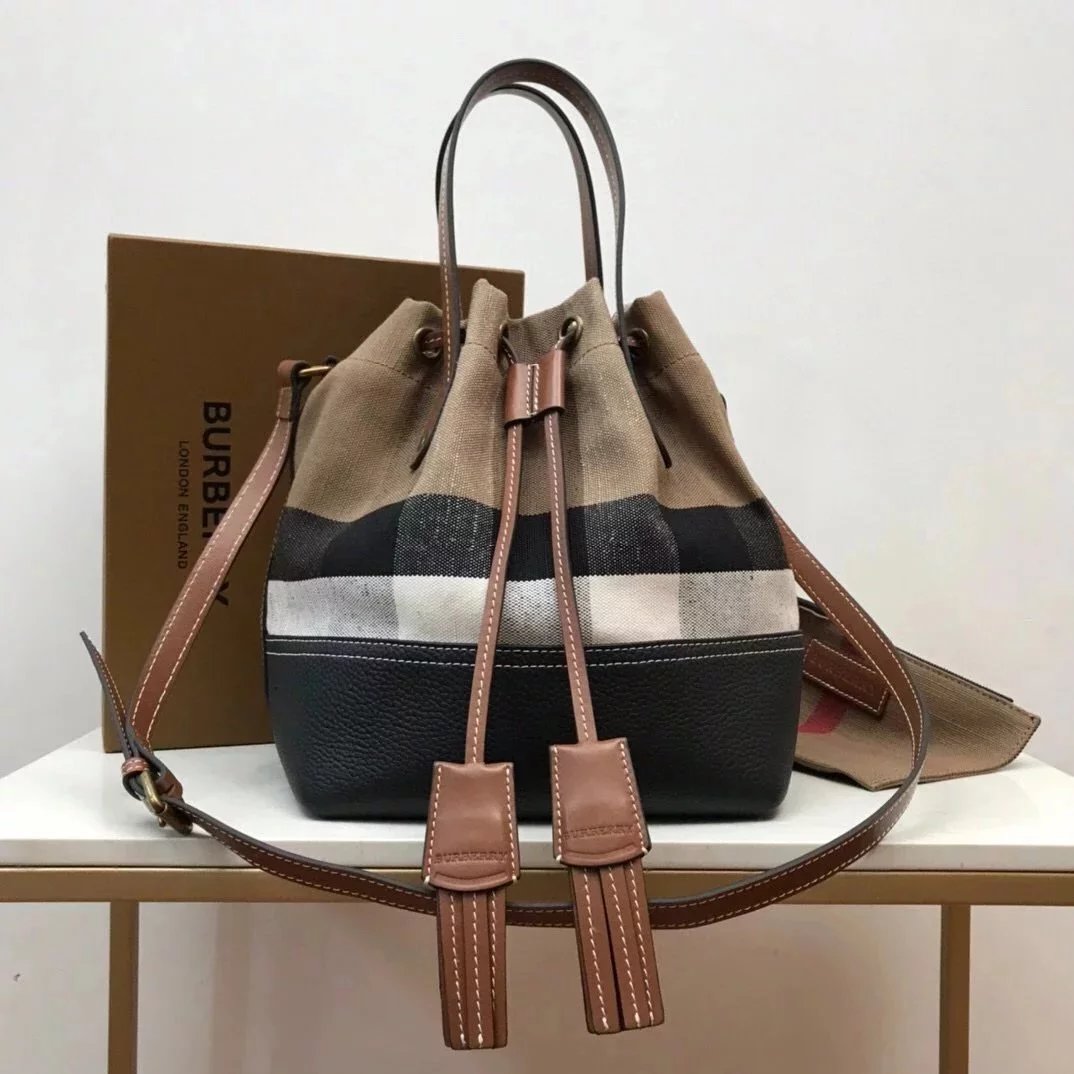 Burberry Women's Bag Top version One Shoulder canvas Classic Plaid Tassel Bag Shopping Bag Bucket tote Bucket Bag Handbag Shoulder Bag Women's Bag