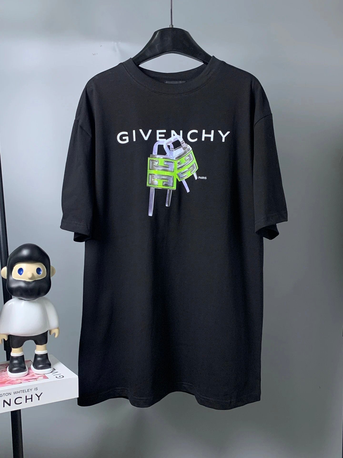 Givenchy T-shirt Chest Lock Letter Print logo round Neck Short Sleeve25ss New Pure Cotton Unisex Style T Casual T-Shirt Base Layer Shirt OS Loose Fit Half Sleeve Top Plus Size