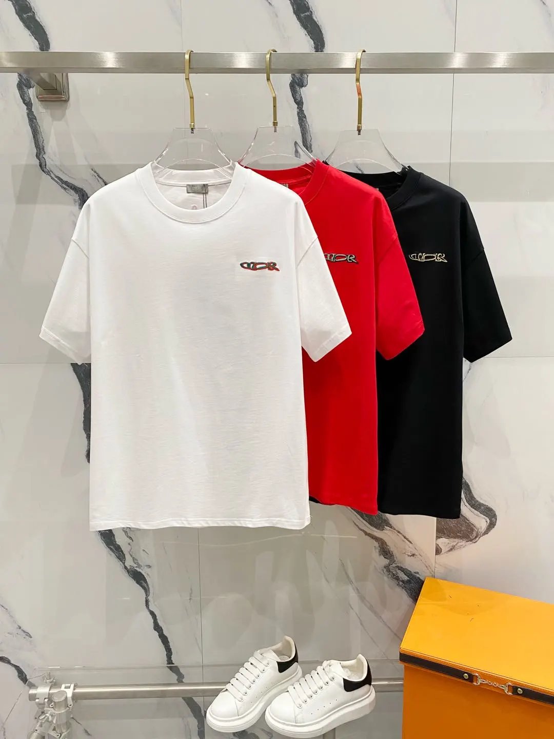 Dior T-shirt Color-Block Embroidered Letters LOGO round Neck Short Sleeve25ss New Pure Cotton Unisex Style T T-shirt OS Loose Fit Base Shirt Top Half Sleeve T-Shirt