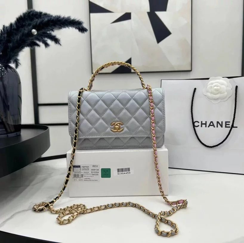 Chanel Women's Bag Top version **Original Leather Shop23p New Hollow Handle Bag WOC Flap Bag Portable Box Bag Messenger Bag Mobile Phone Bag New Women's Bag Hollow Handle Women's Bag A68136A68134