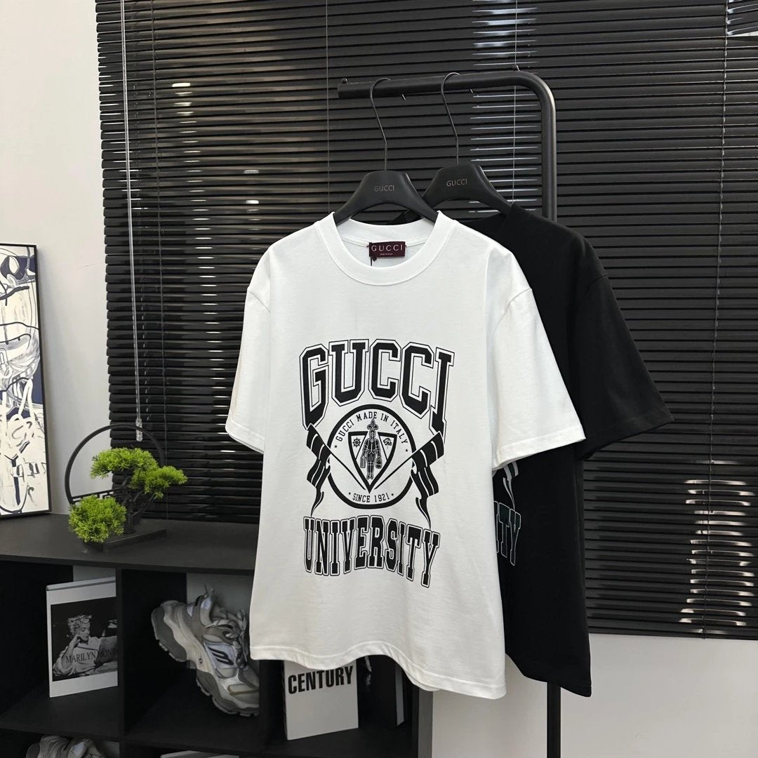 Gucci T-shirt Chest Shield Letter Print logo round Neck Short Sleeve25ss New Pure Cotton Unisex Style T T-shirt OS Loose Fit Base Shirt Top Half Sleeve T-Shirt