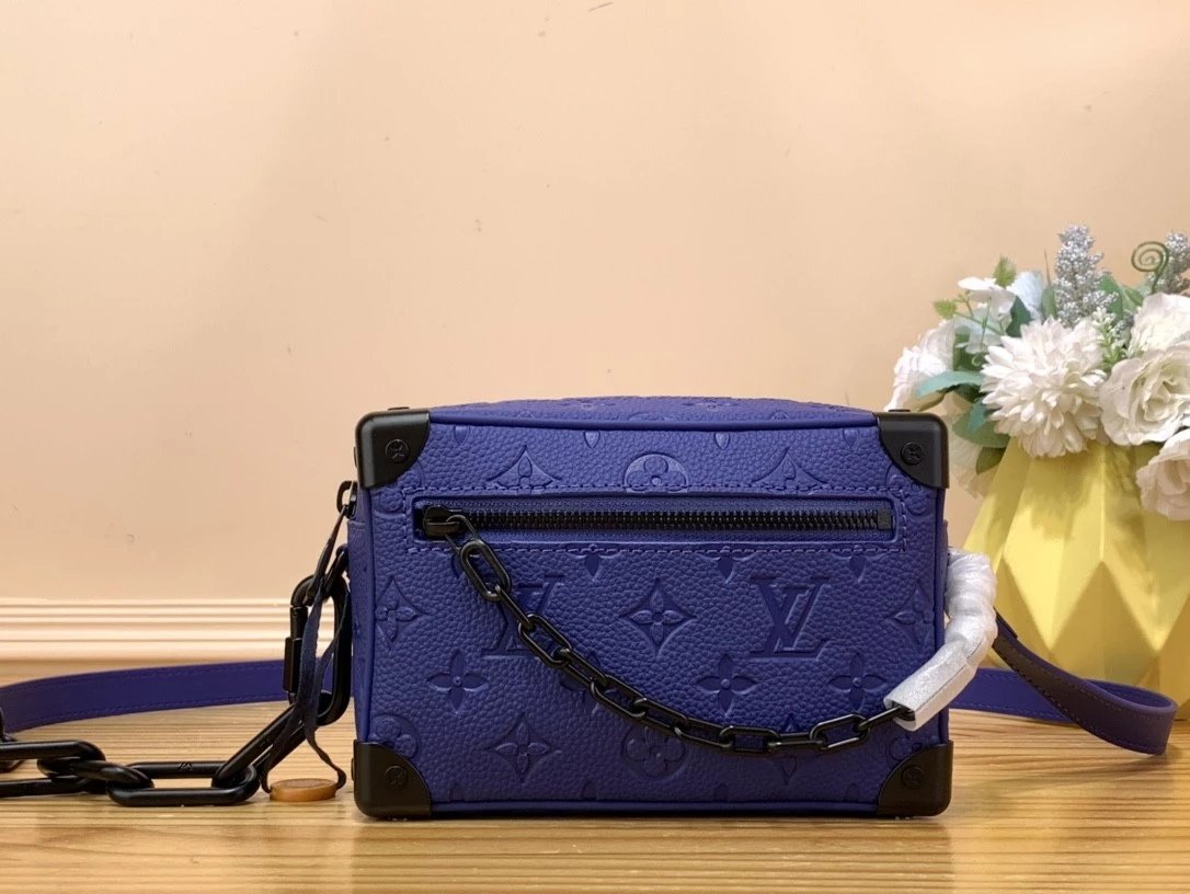 Louis Vuitton LV Men's Bag Top version M44735Black Flower Men's and Women's Bags MiniSoftTrunk Handbag Box Bag Shoulder Messenger Bag Men's and Women's Handbags LM44480Presbyopic Box Bag New Color Blue M82558
