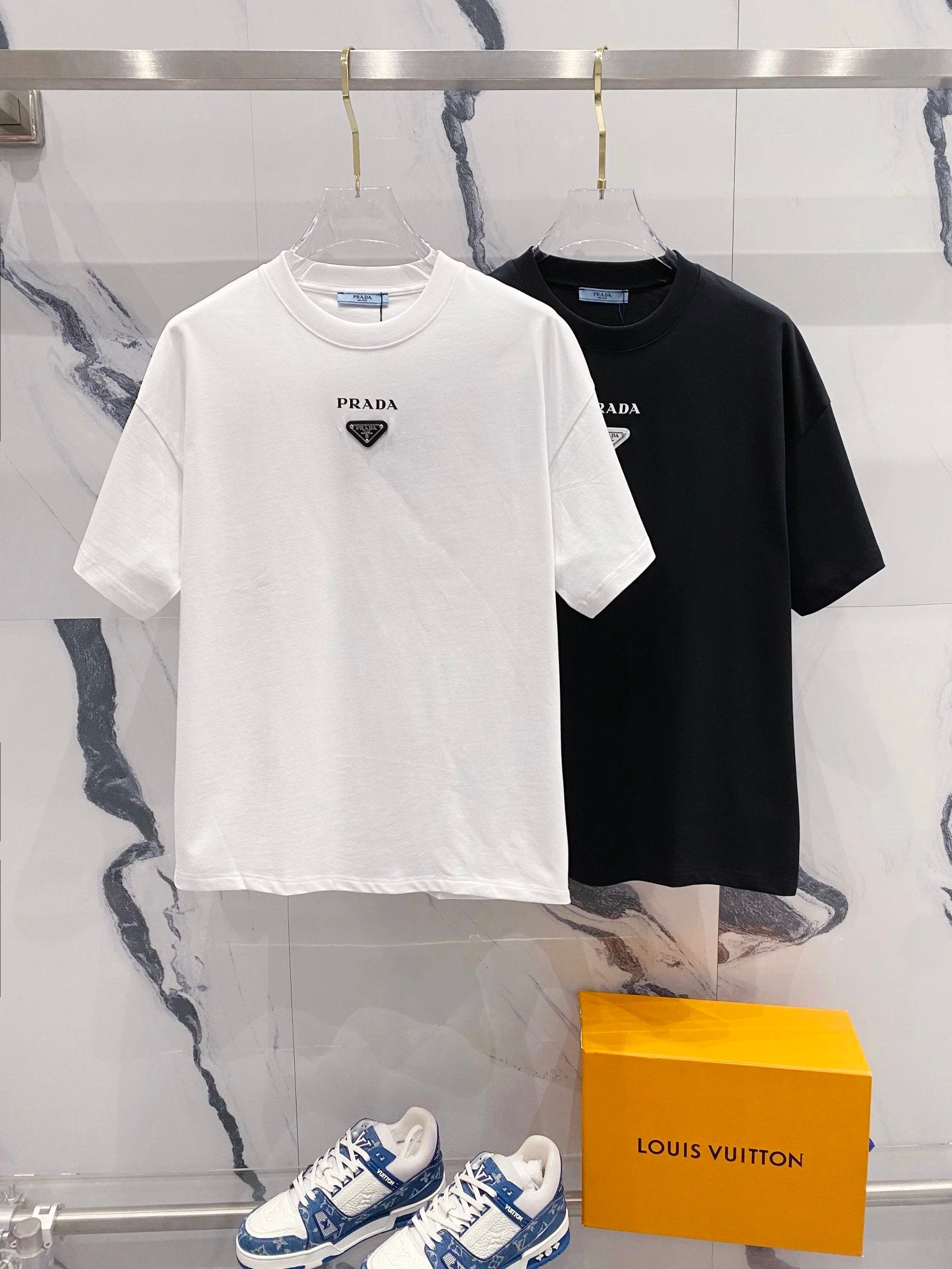 PRADA T-shirt Minimalist Small Letters LOGO Printed Triangle Logo Badge Design Crew Neck Short Sleeve Pure Cotton Unisex T T-shirt OS Loose Fit T-Shirt Casual Simple Base Shirt