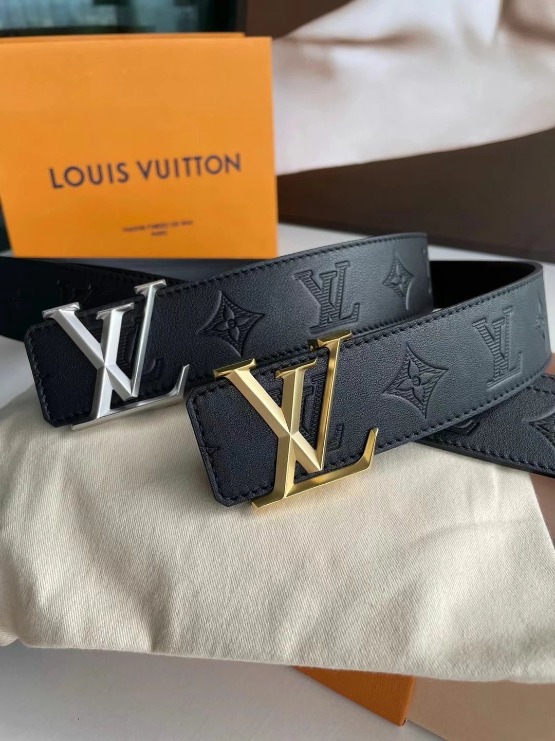 Louis Vuitton LV Belt Top version 【Counter Quality】The Most New Belt4.0cm Men's Belt Metal Buckle Men's Leather Belt with Classic Presbyopic Checkered Belt with Genuine Goods Packaging No Problem in and out of the Counter Versatile Casual Fashion Formal W