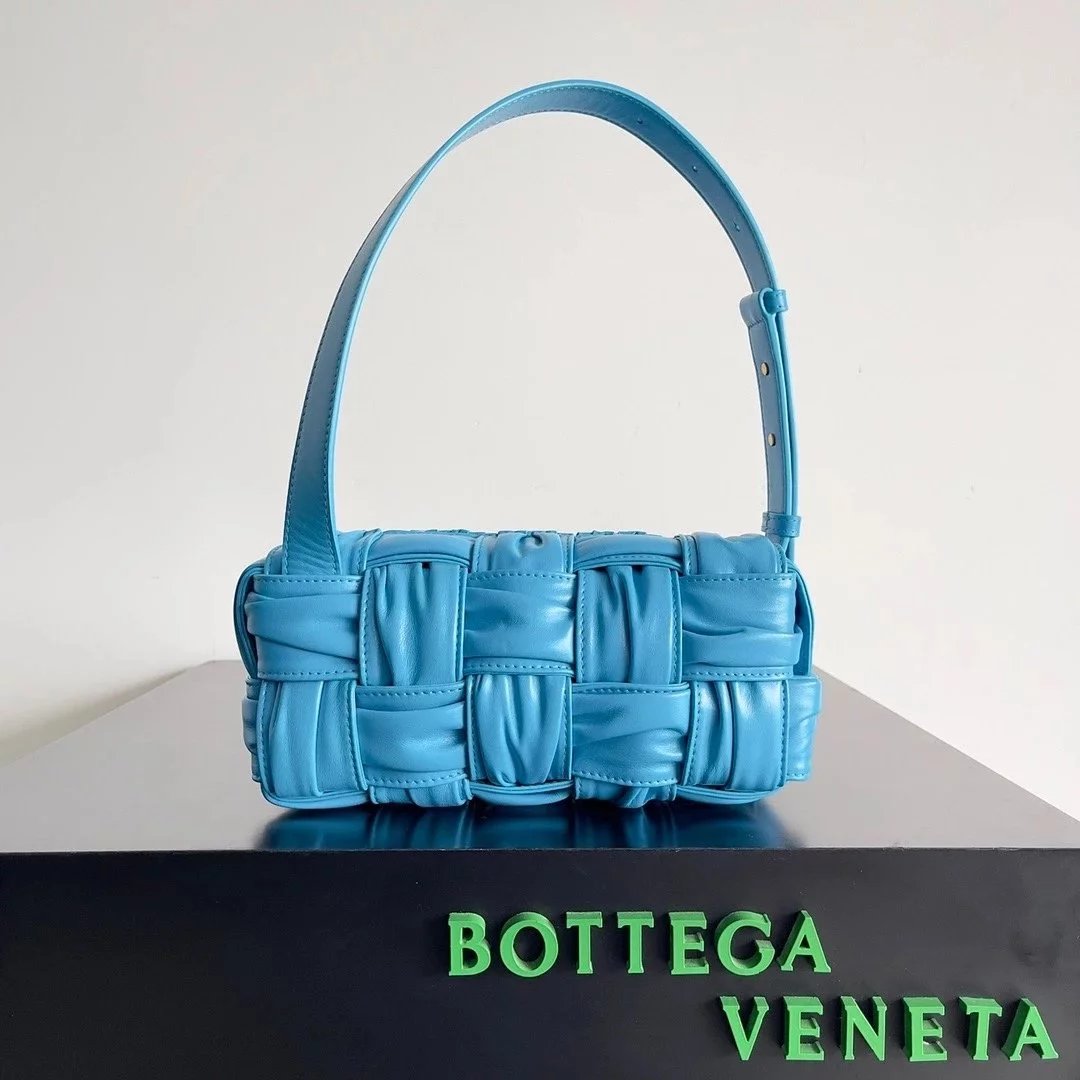 Bottega Veneta Women's Bag Top version Original Genuine Goods Leather Yang Mi Brick Underarm bag2022New Original Surrogate Shopping-Grade Large Plaid Woven Soft Lambskin Shoulder Bag Underarm Bag BRICKCASSETTE Underarm Bag Handbag Women's Bag