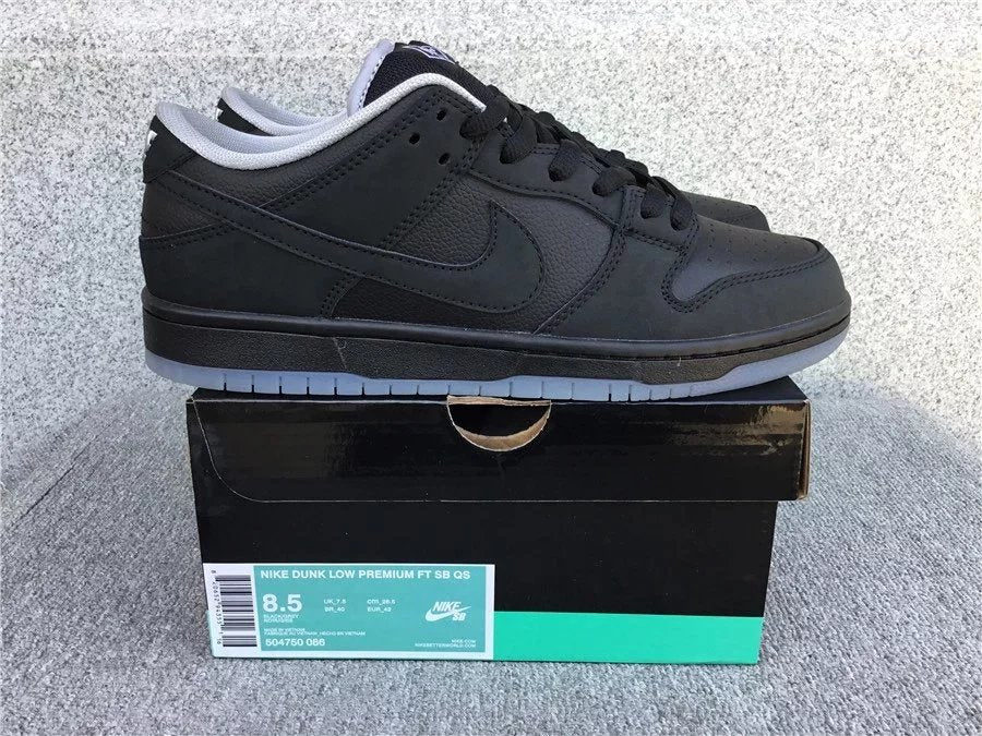 Nike Dunk Low shoes