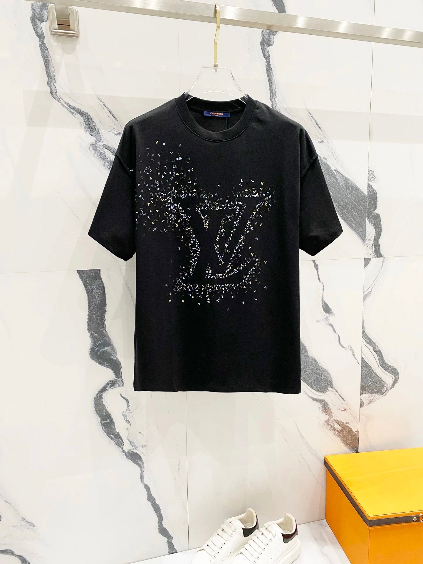 Louis Vuitton LV T-shirt Large Colorful Letter Print on the Chest logo round Neck Short Sleeve25ss New Pure Cotton Unisex Style T T-shirt OS Loose Fit Base Shirt Half Sleeve T-Shirt Top Half Sleeve