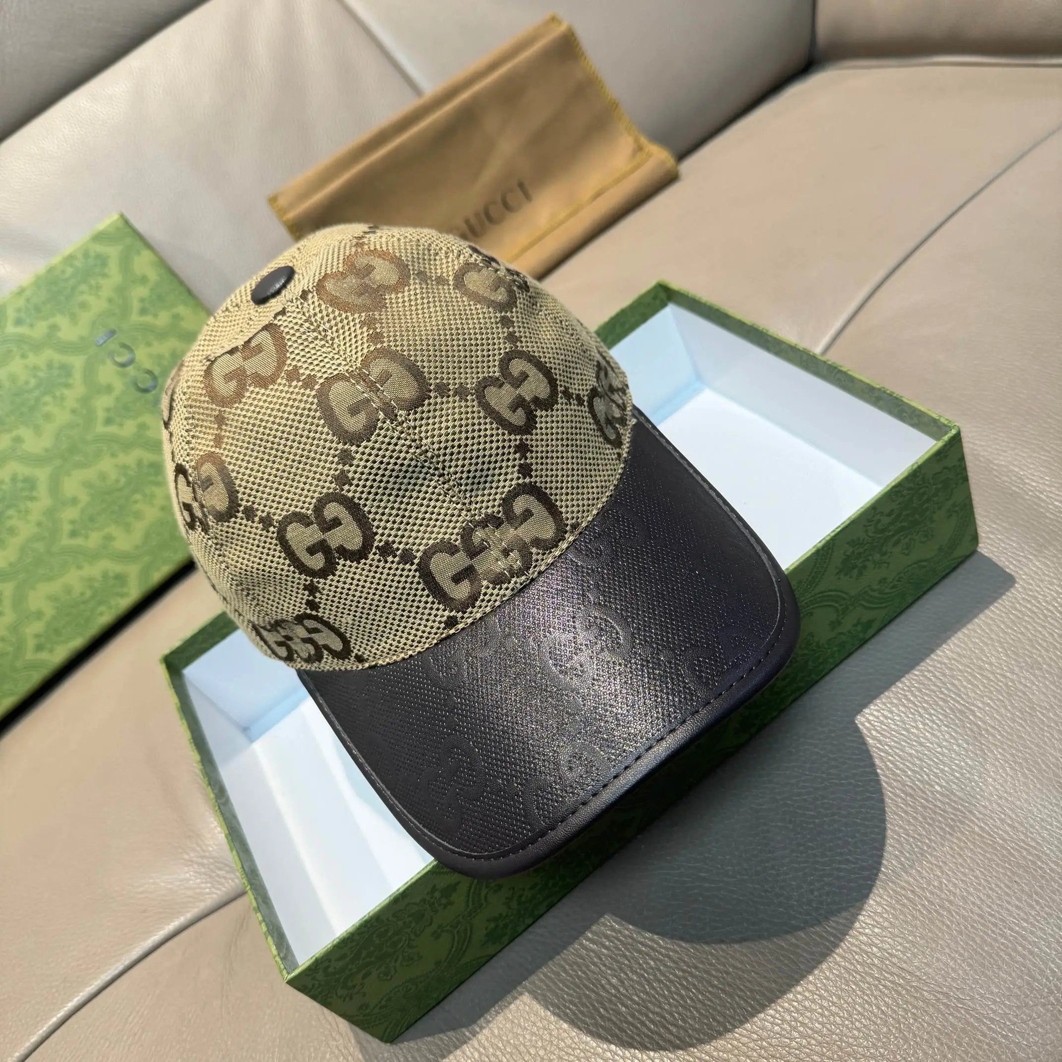 Gucci Hat Double Glogo Baseball Cap Sunshade Sun Protection Duckbill Cap Unisex Couple Style Large Head Circumference Slimming Face Curved Brim Versatile Sports Hat