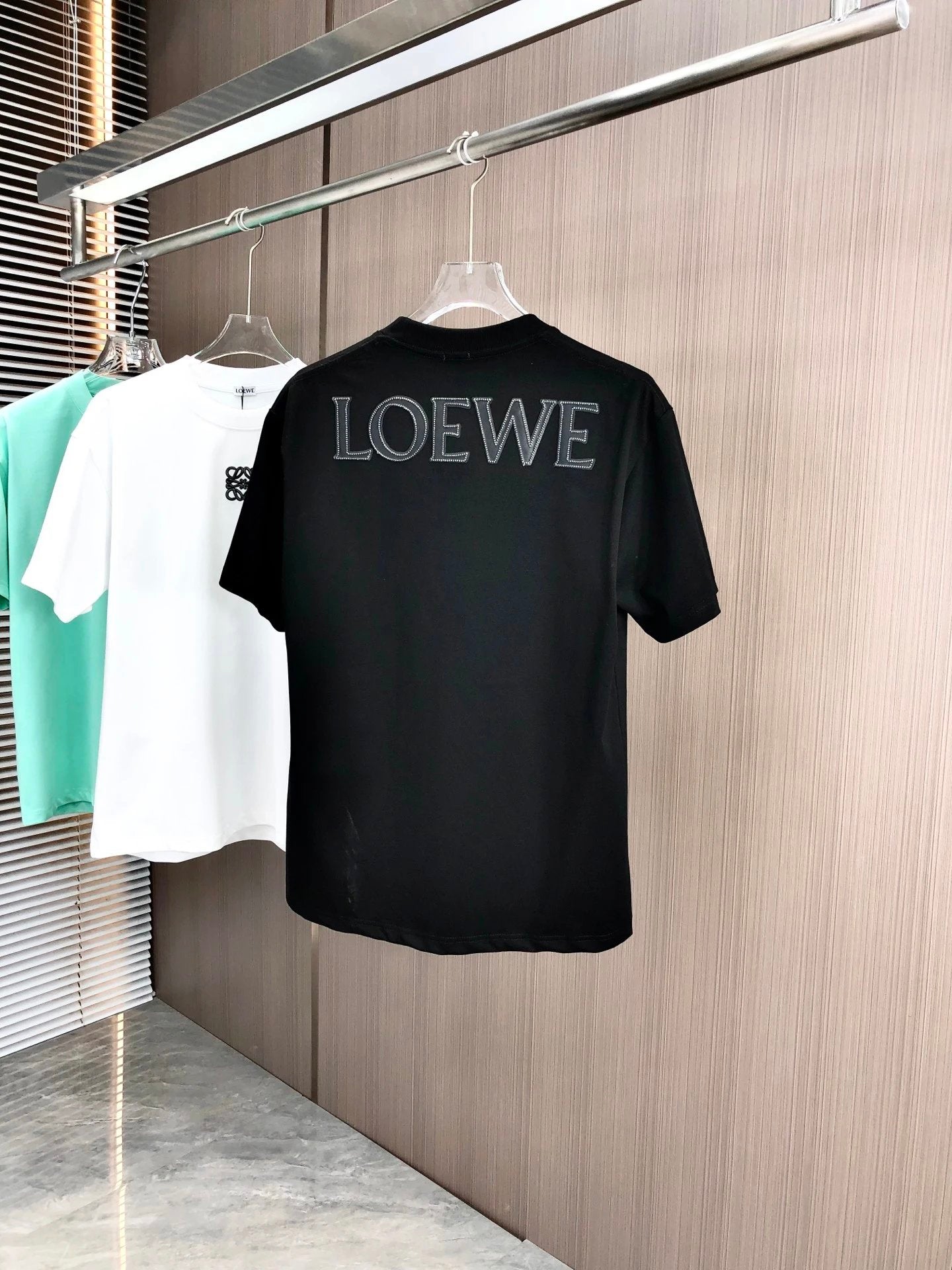 LOEWE T-shirt Back Sticker Letter Embroidery logo round Neck Short Sleeve25ss New pure cotton T Unisex T-Shirt OS Loose Fit Base Shirt Top Half Sleeve T-Shirt