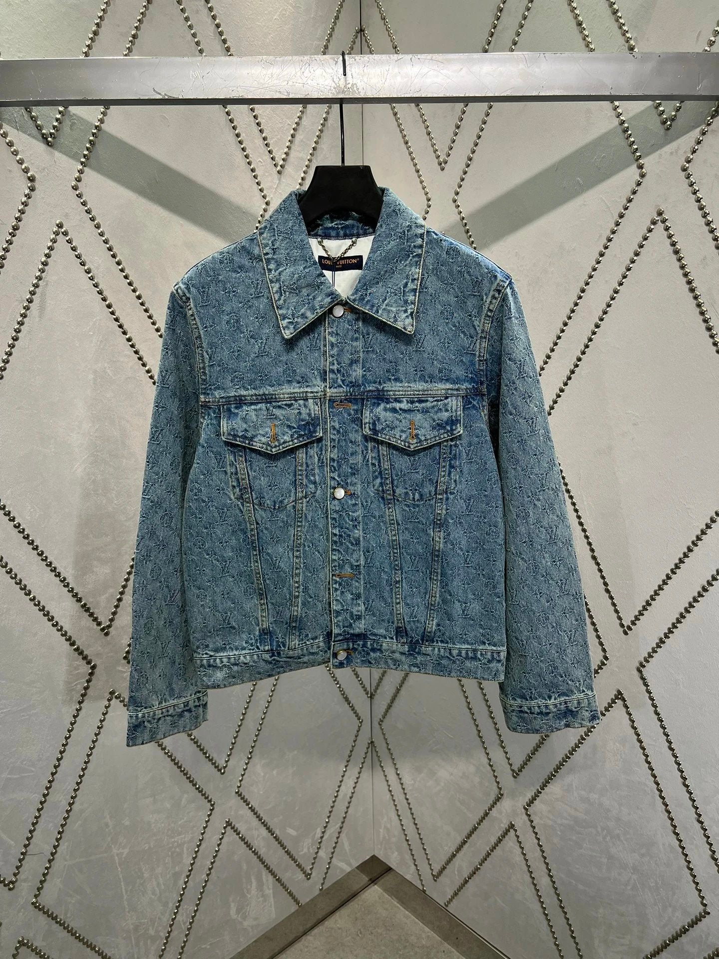 Louis Vuitton LV Jackets Contrast Color Monogram Jacquard Denim Jacket Fashion Simple Heavy Casual Unisex Washed Turn-down Collar Jacket
